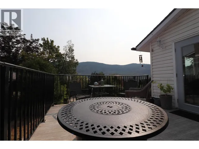 3702 9TH AVENUE, Castlegar 3