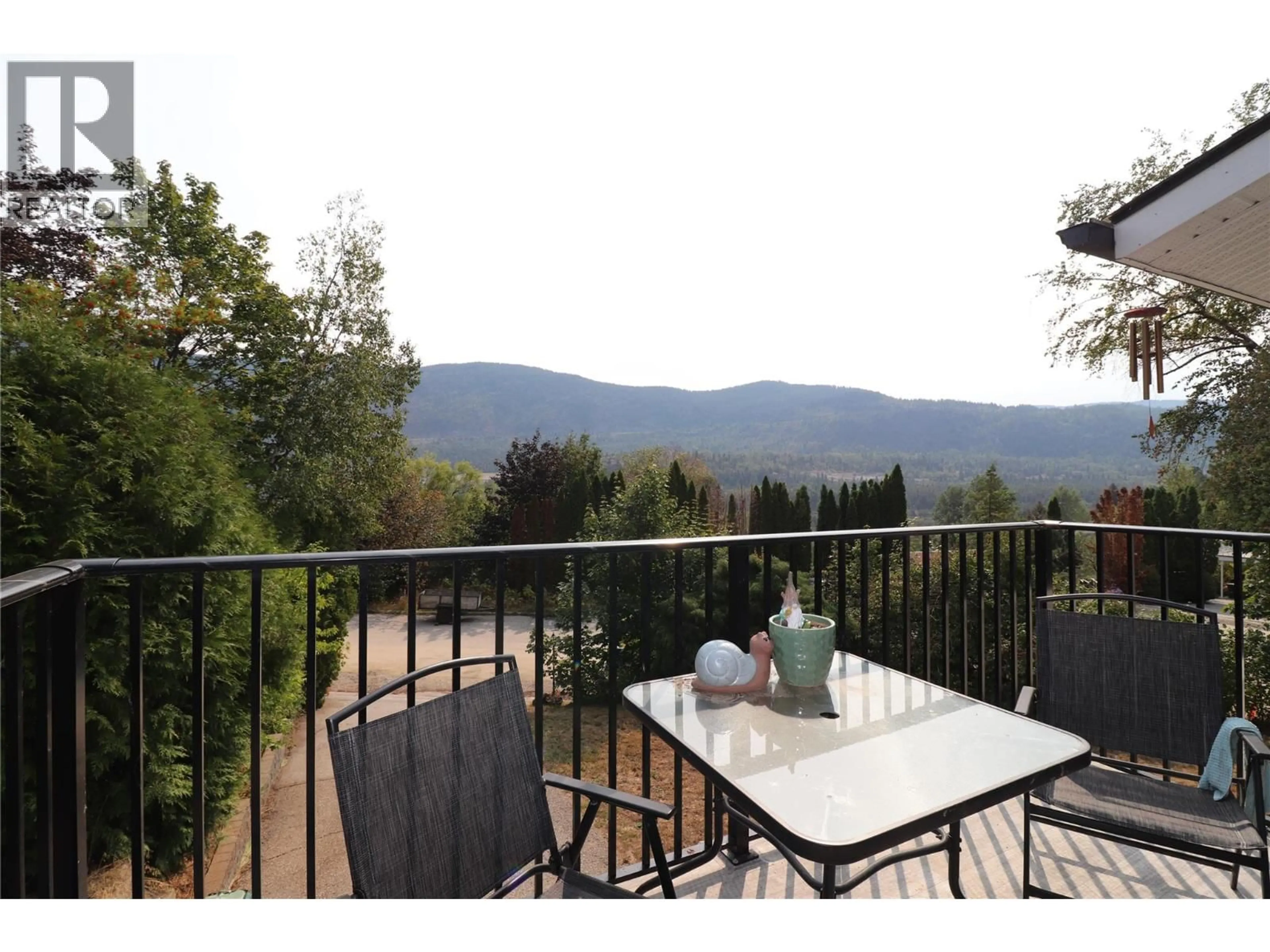 Patio, mountain view for 3702 9TH AVENUE, Castlegar British Columbia V1N3T2
