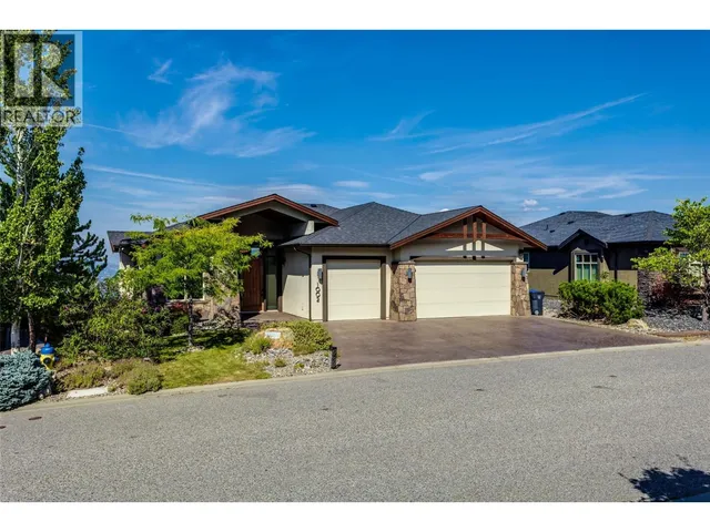 1002 HEWETSON AVENUE, Kelowna 2
