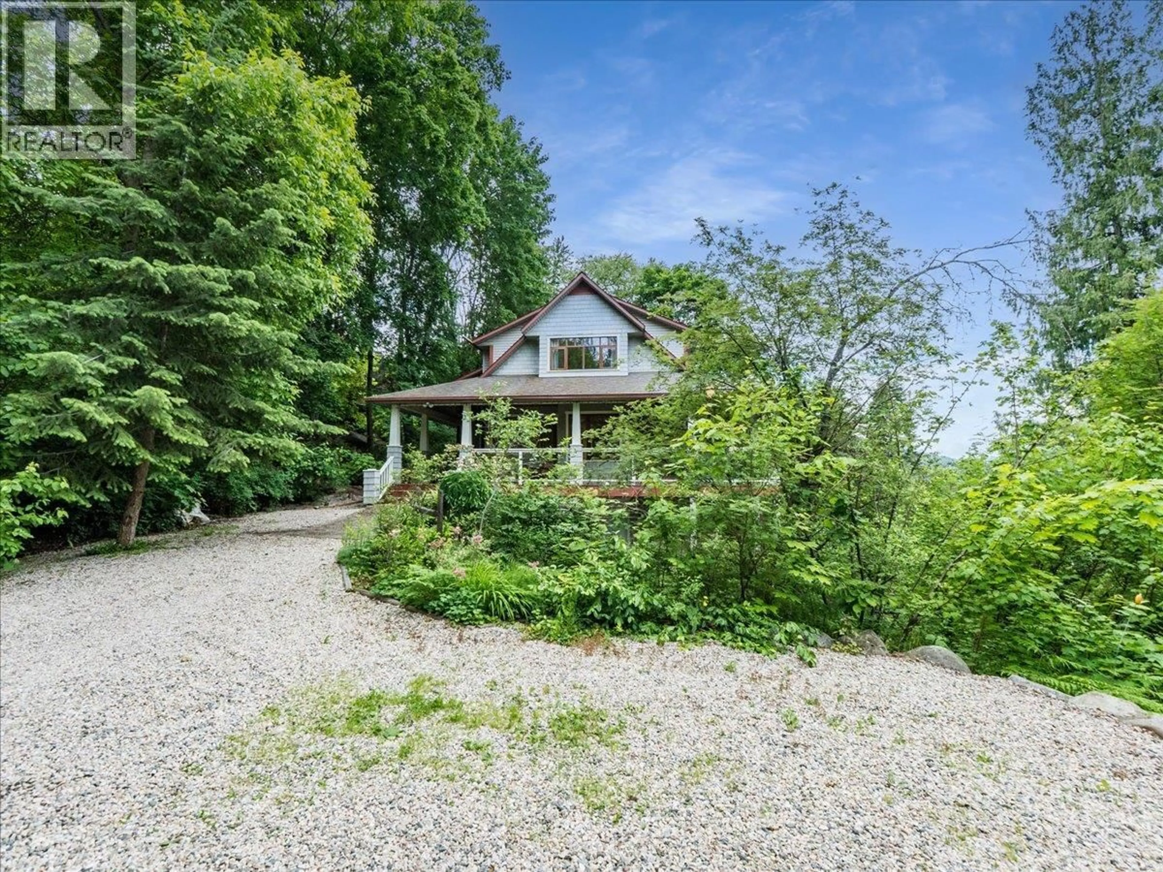 A pic from outside/outdoor area/front of a property/back of a property/a pic from drone, street for 711 REGENT STREET, Nelson British Columbia V1L5W5
