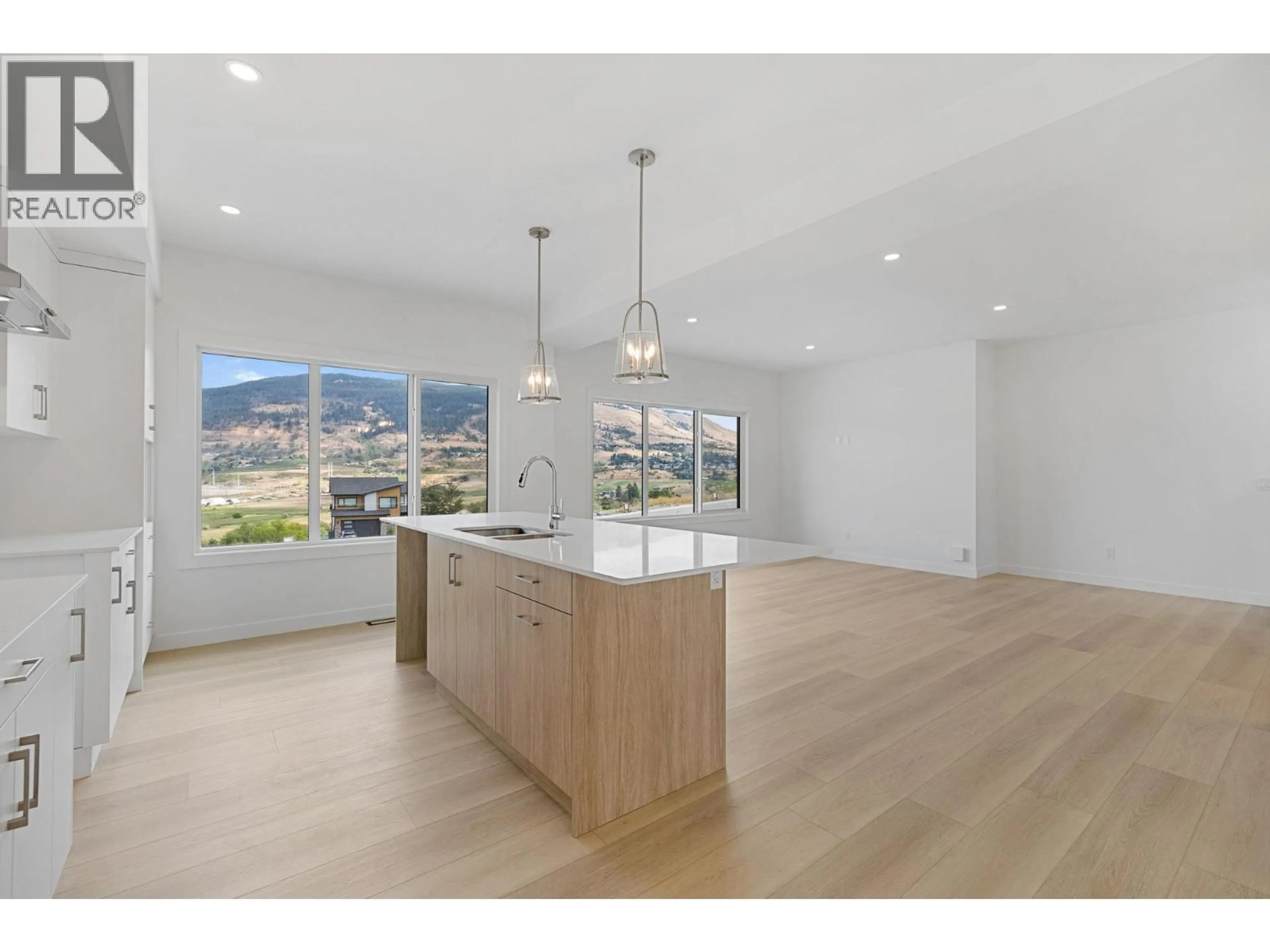 Open concept kitchen, unknown for 434 ARROWLEAF RISE, Coldstream British Columbia V1B2M4