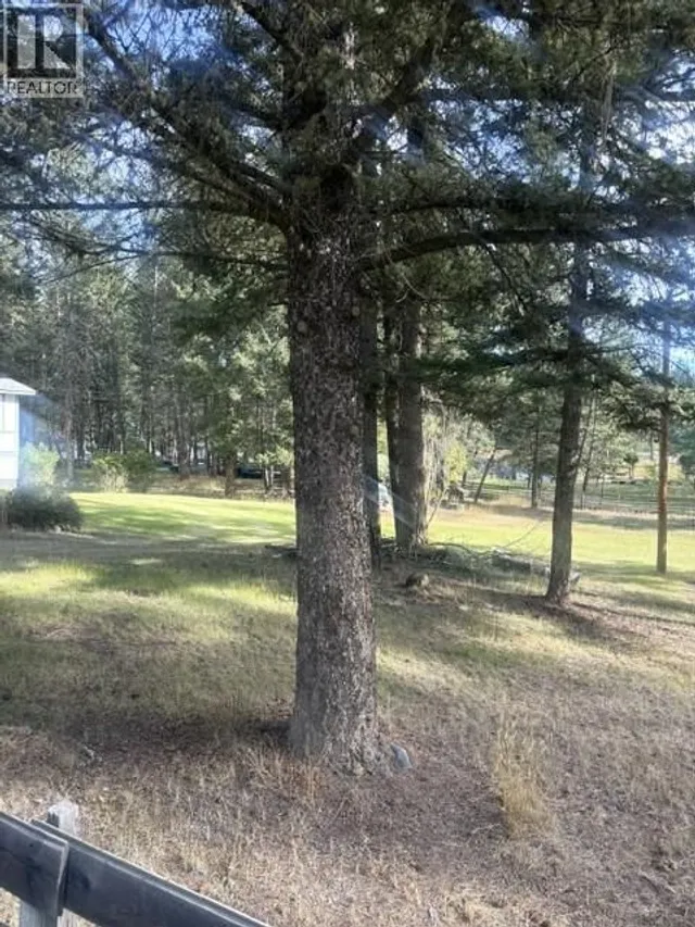 5044 EASZEE DRIVE, 100 Mile House 2