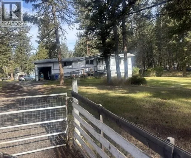 5044 EASZEE DRIVE, 100 Mile House 3