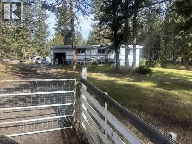 5044 EASZEE DRIVE, 100 Mile House 4