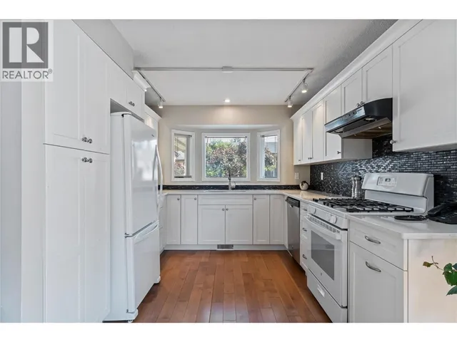 2415 5 AVENUE NORTHEAST, Salmon Arm 5