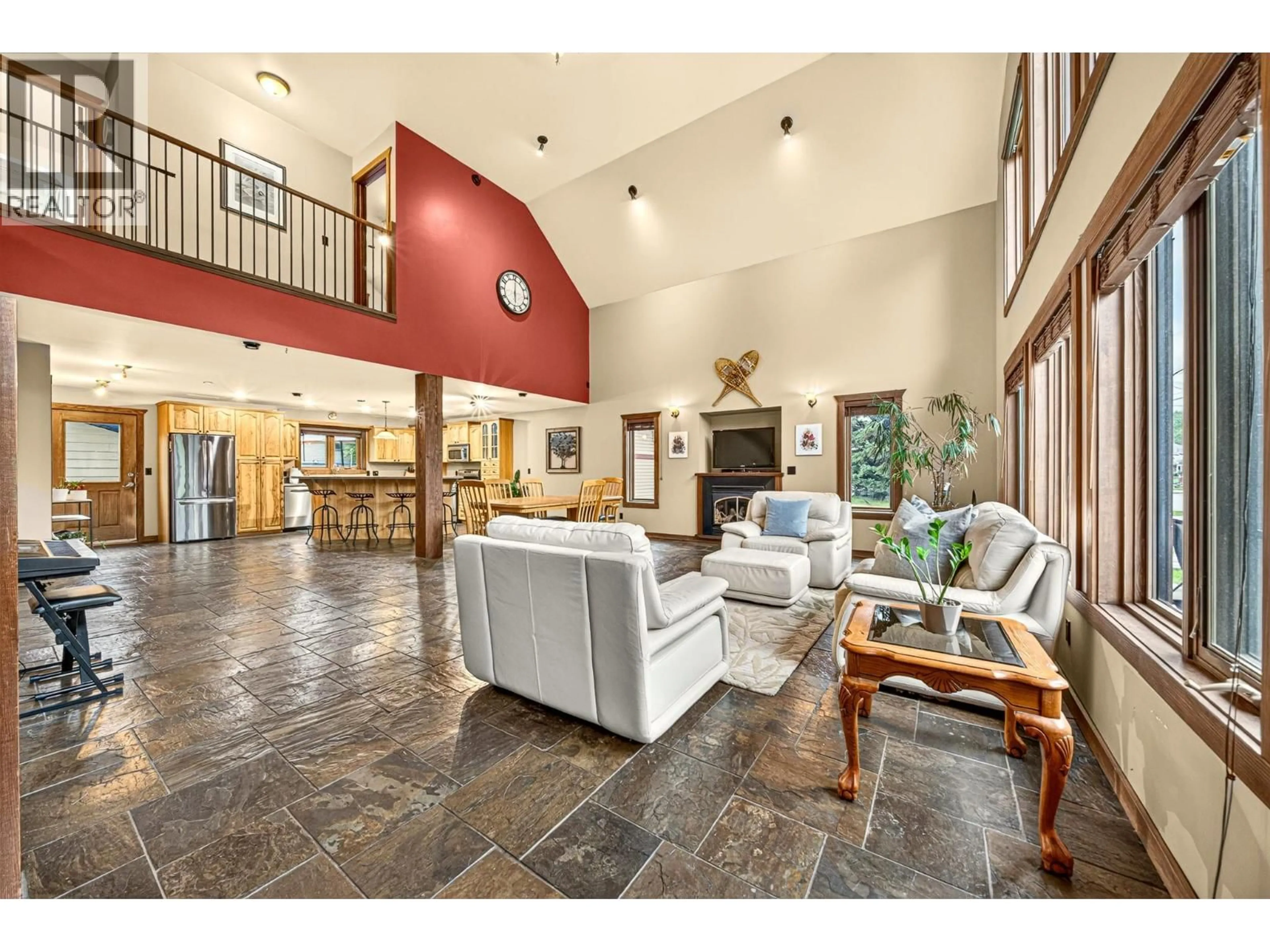 Indoor foyer for 1322 11TH AVENUE, Fernie British Columbia V0B1M0