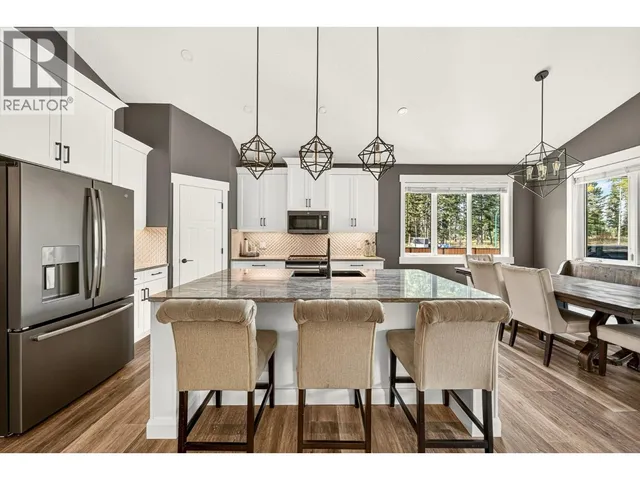 2141 WHISKEY JACK DRIVE, Sparwood 5