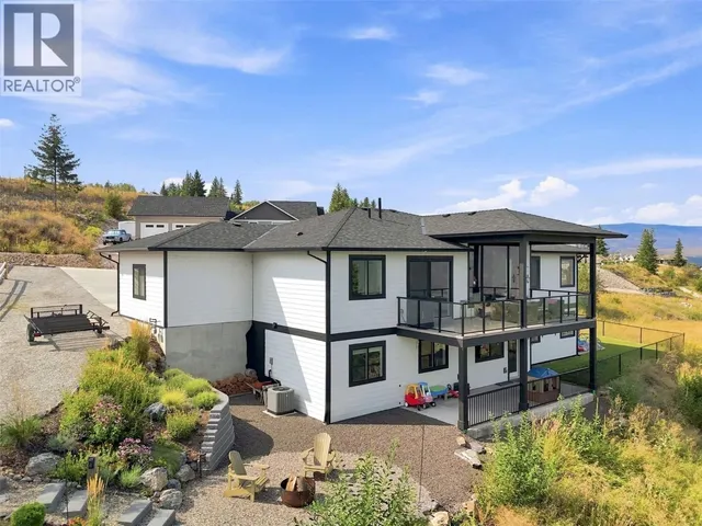 2486 HIGHLANDS DRIVE, South Shuswap 4