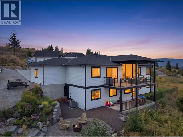 2486 HIGHLANDS DRIVE, South Shuswap 5