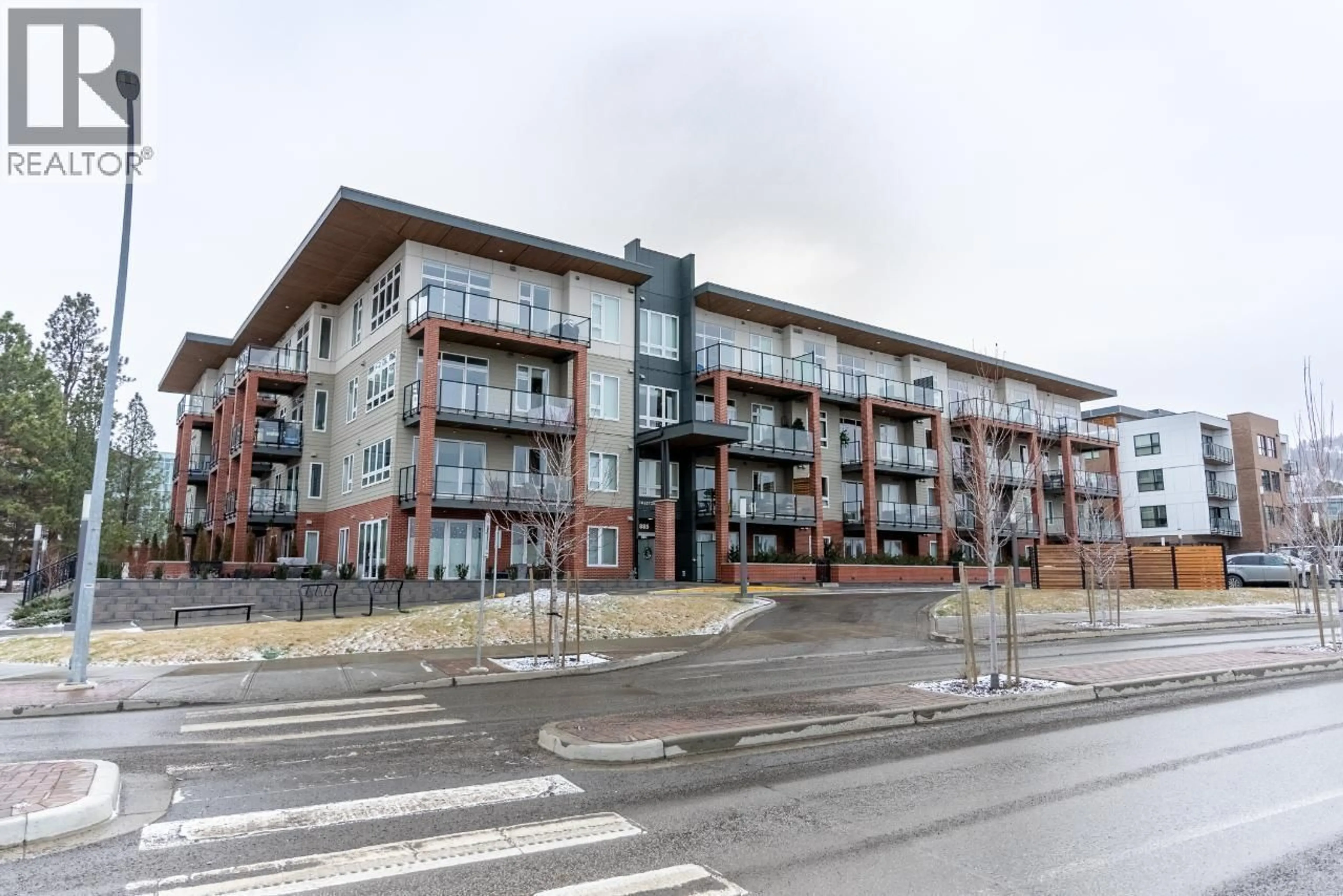 Blurry image for 106 - 885 UNIVERSITY DRIVE, Kamloops British Columbia V2C0K2