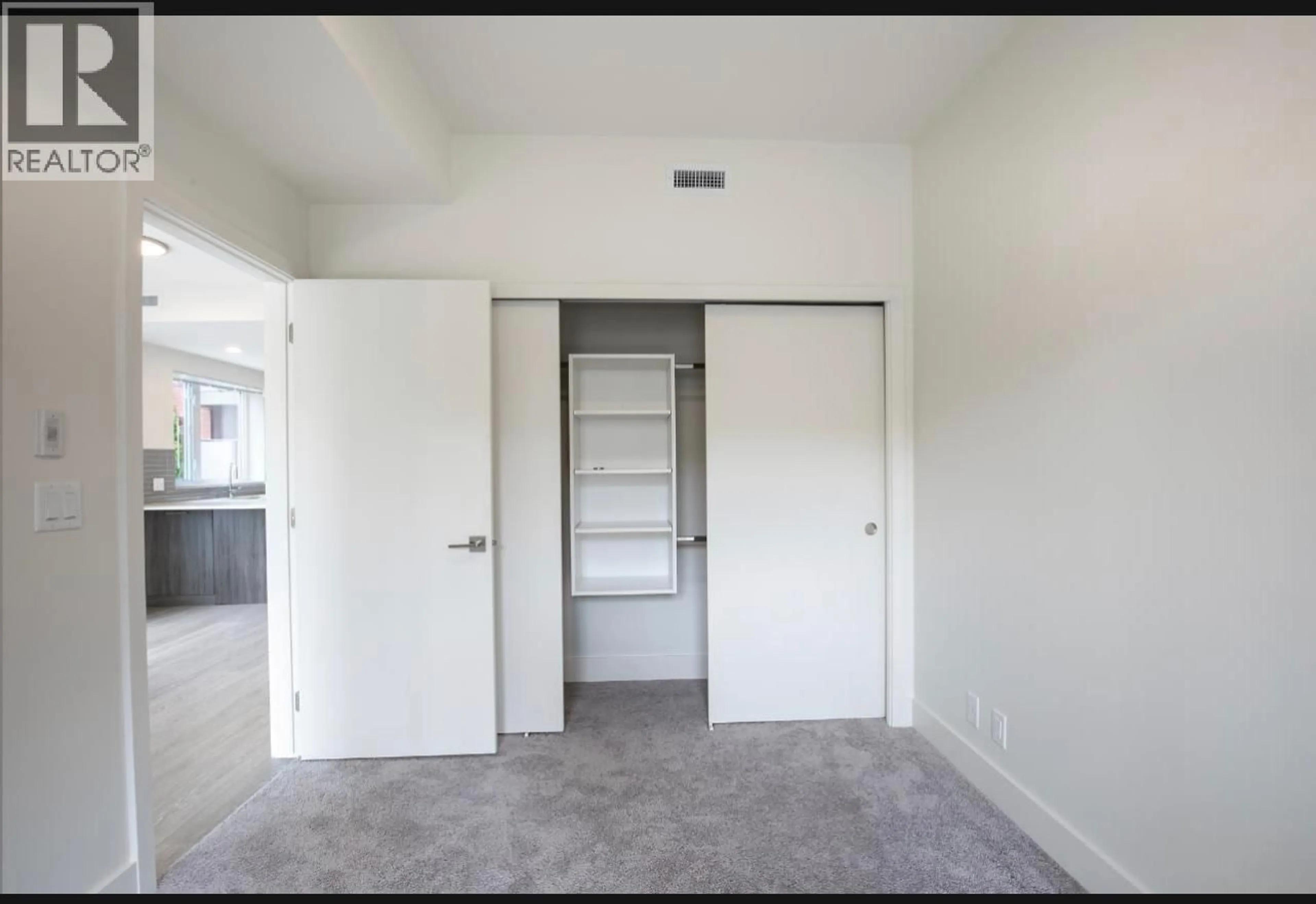 A pic of a room for 106 - 885 UNIVERSITY DRIVE, Kamloops British Columbia V2C0K2
