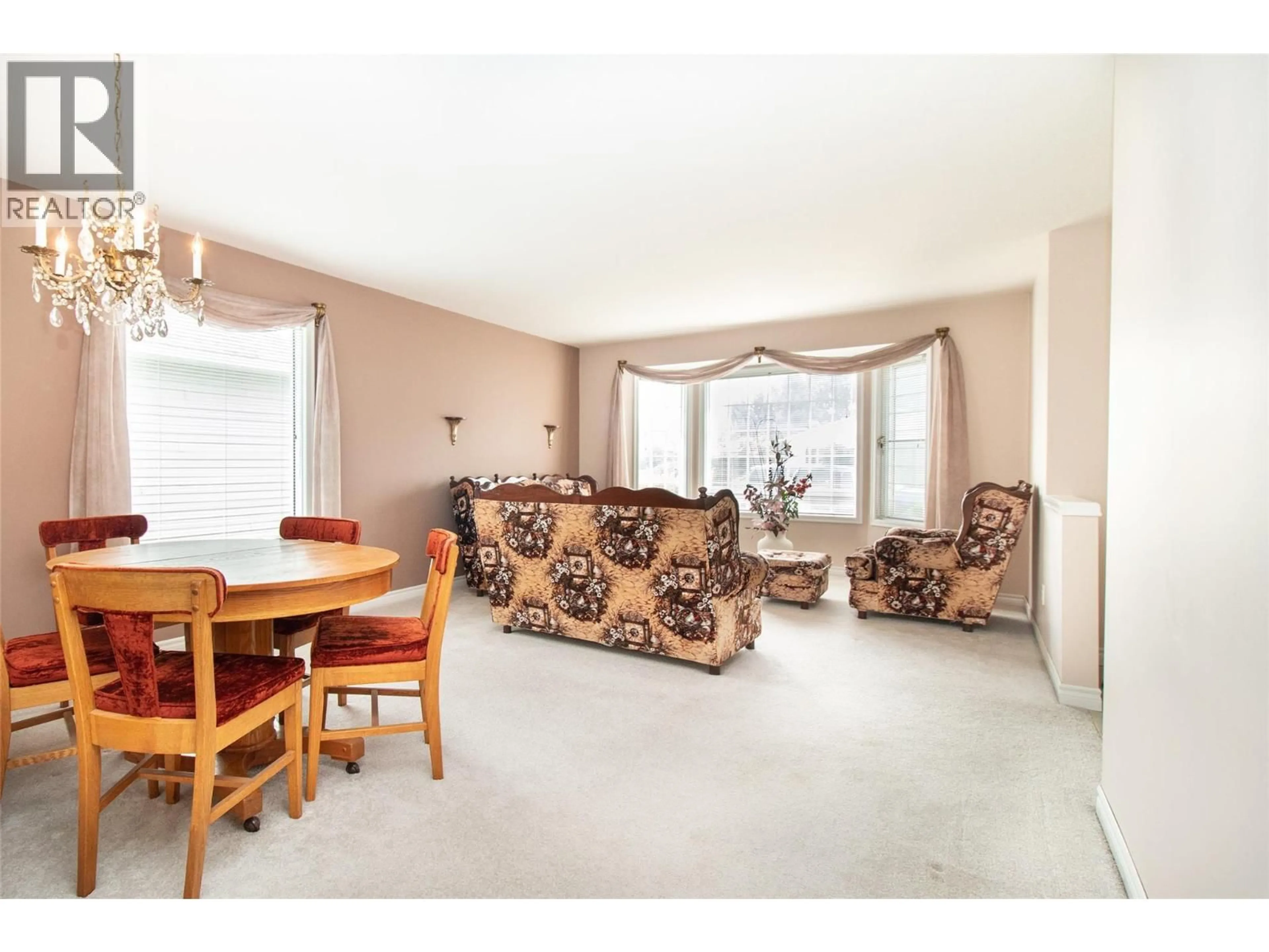 Living room with furniture, unknown for 442 - 1260 RAYMER AVENUE, Kelowna British Columbia V1W3S5