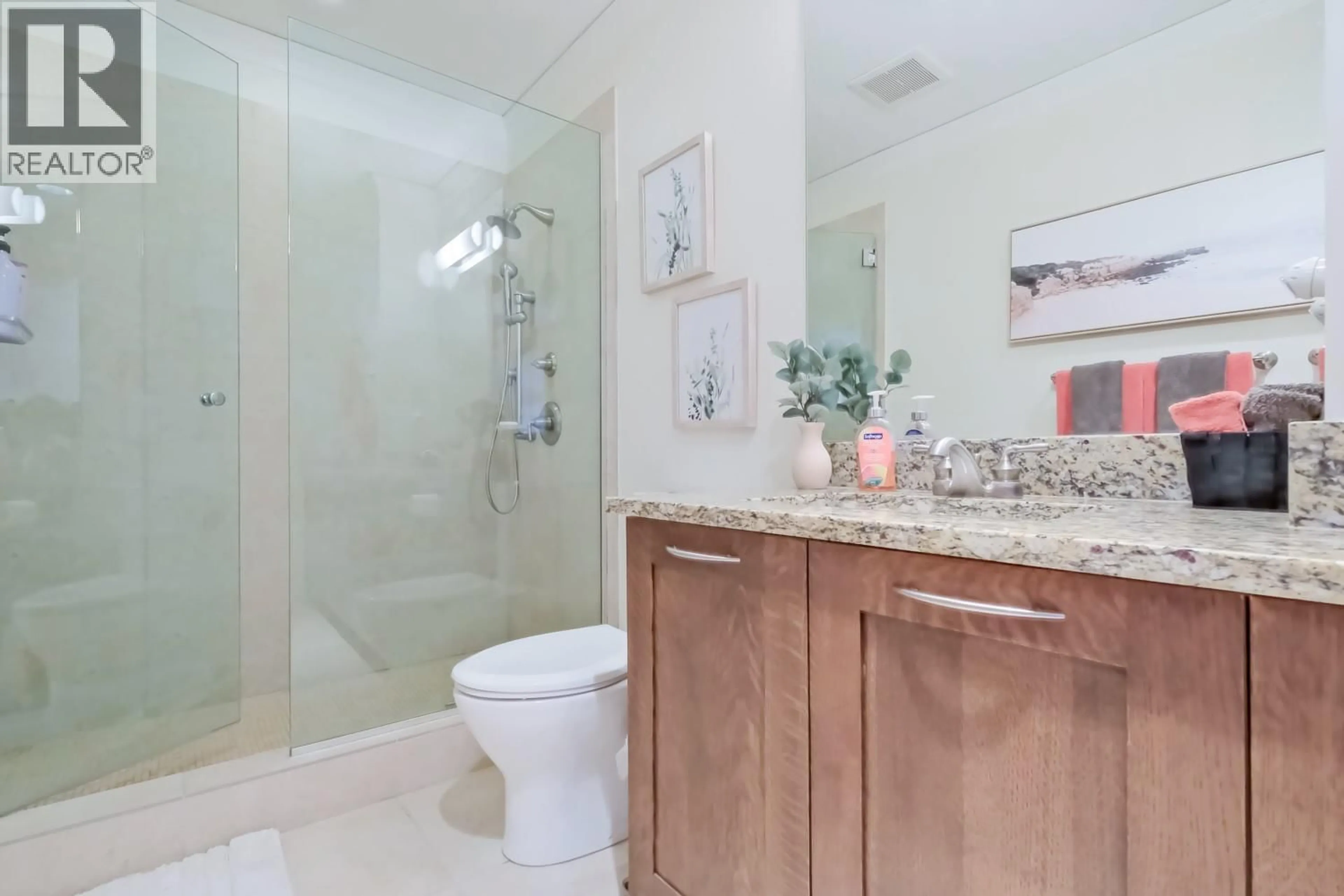 Standard bathroom, ceramic/tile floor for 1501 - 75 MARTIN STREET, Penticton British Columbia V2A5J9