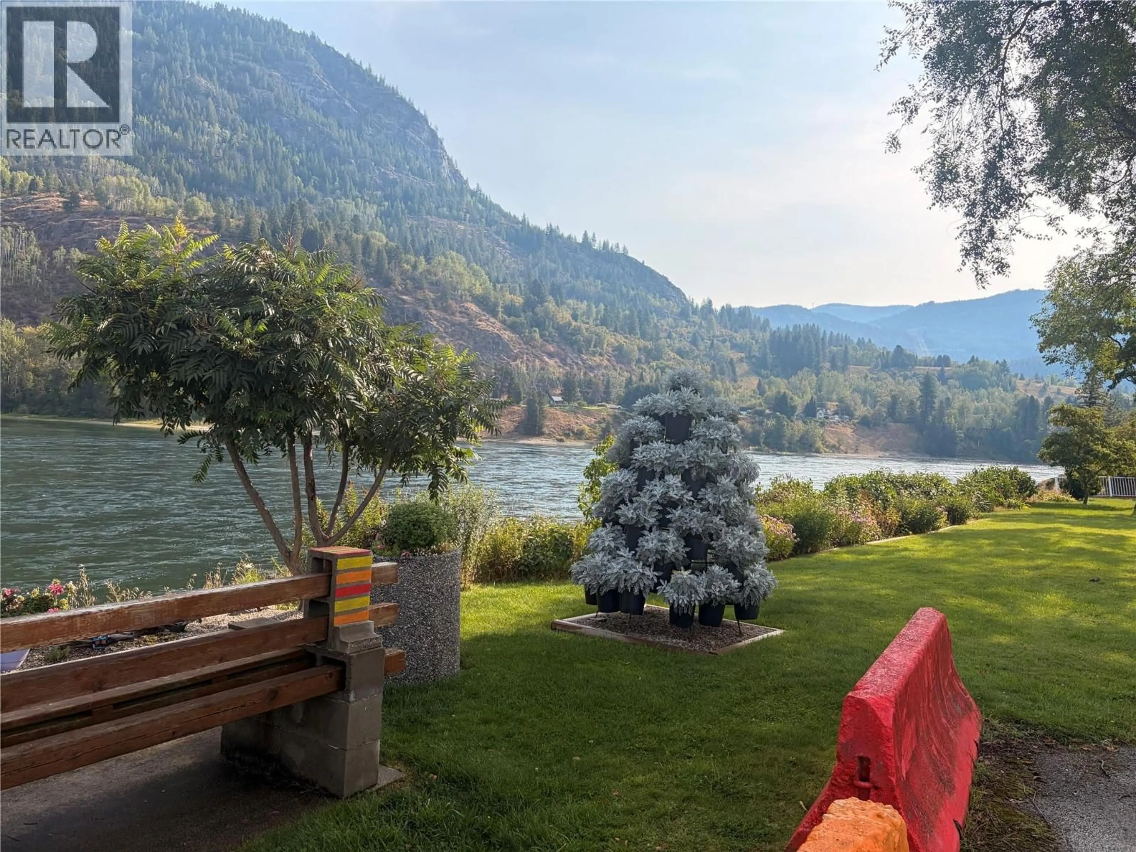 Patio, water/lake/river/ocean view for 217 3RD AVENUE, Castlegar British Columbia V1N2N2