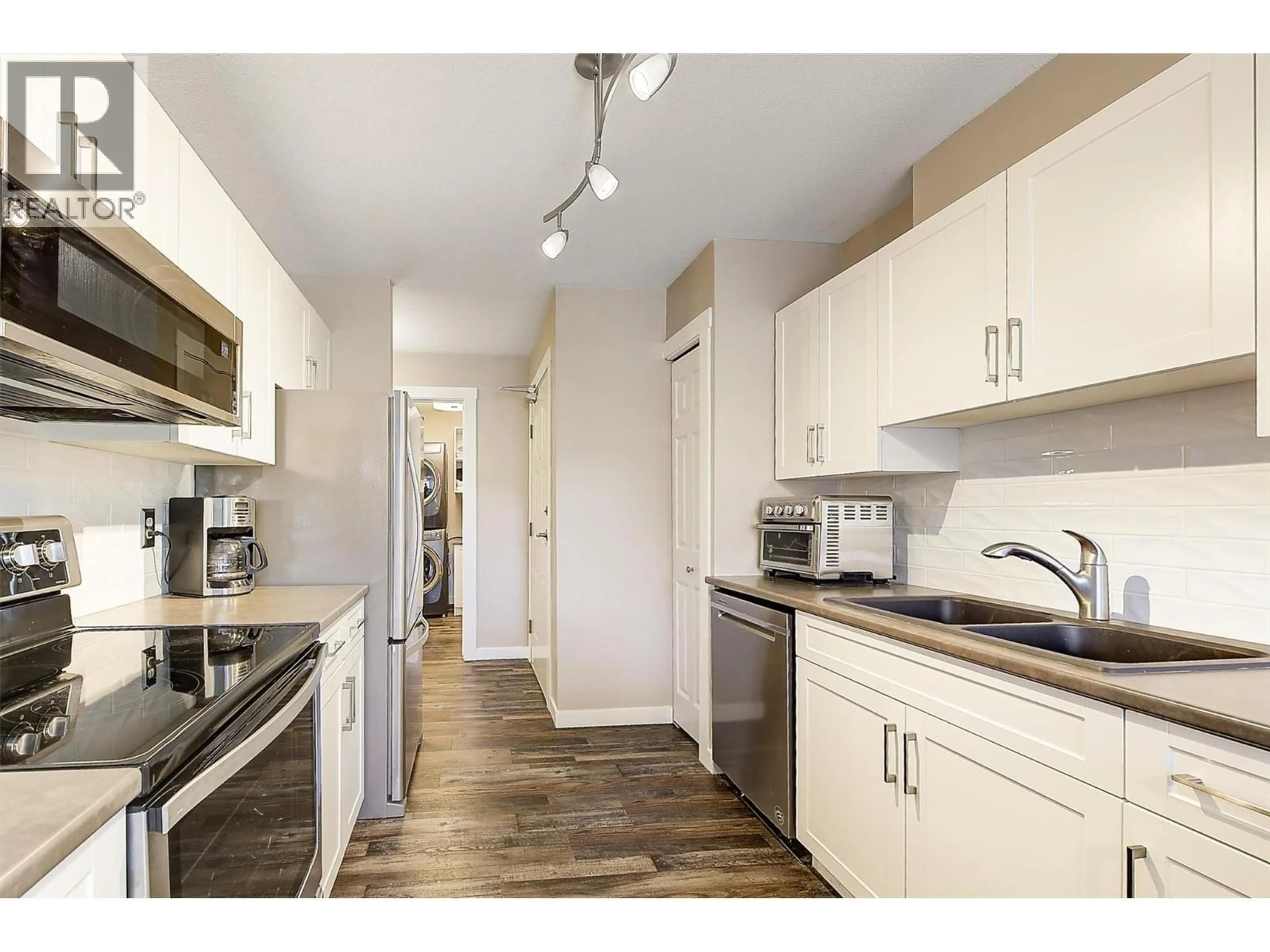 Standard kitchen, unknown for 216 - 3842 GORDON DRIVE, Kelowna British Columbia V1W3G4