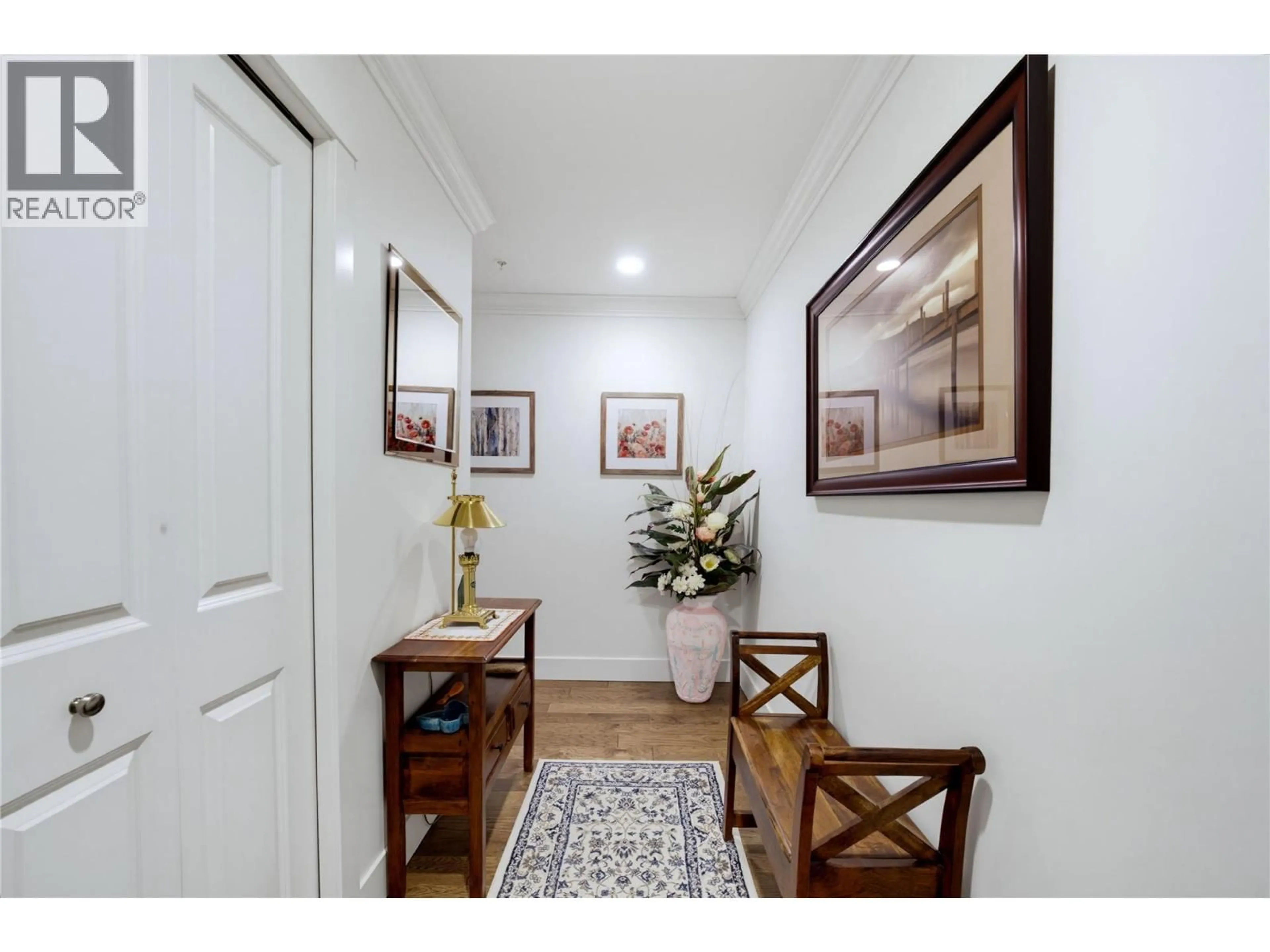 Indoor entryway for 106 - 330 4TH AVENUE SOUTHEAST, Salmon Arm British Columbia V1E0E2
