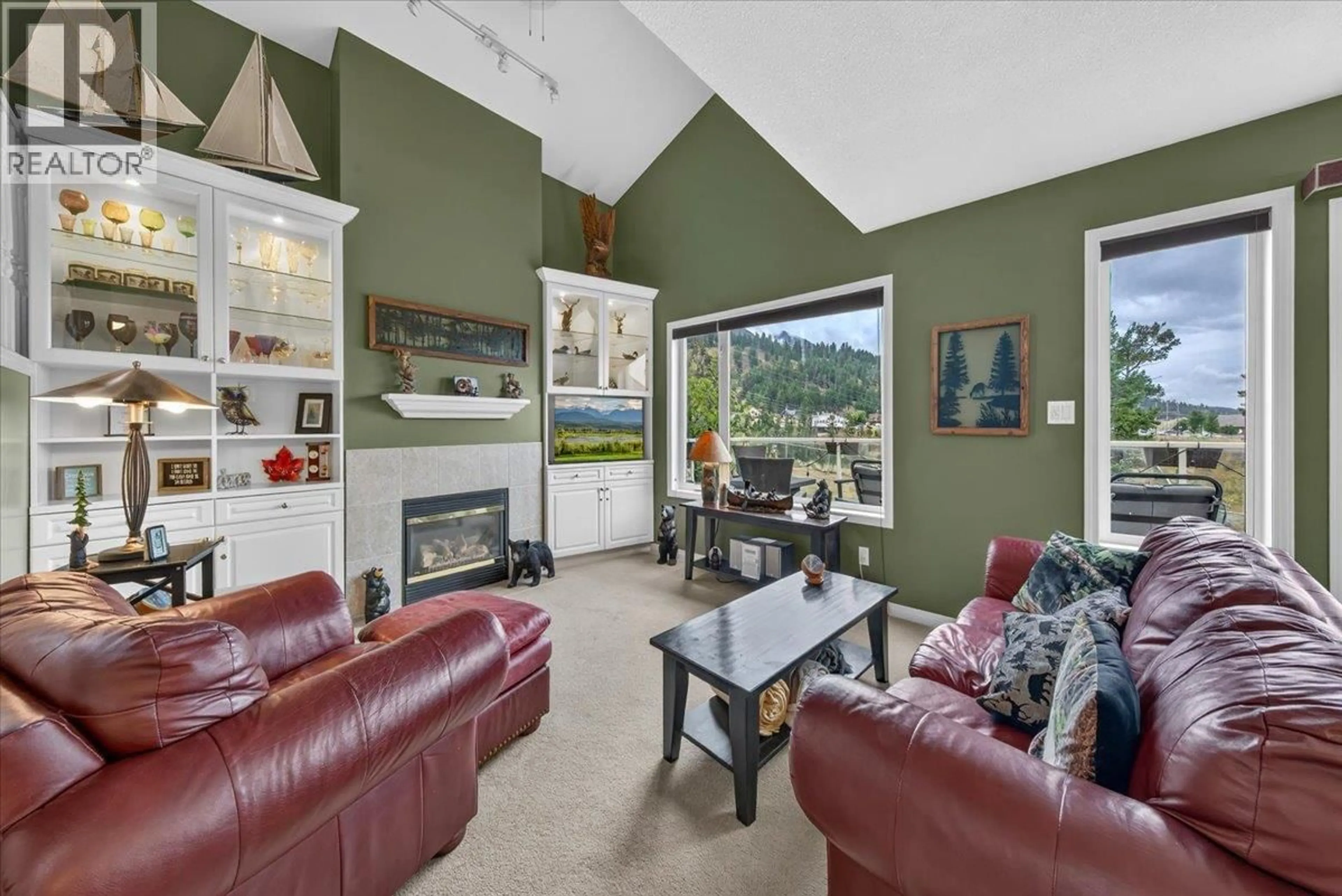 Living room with furniture, unknown for 145 - 4904 RIDGE ROAD, Radium Hot Springs British Columbia V0A1M0