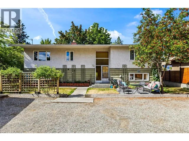 4088 LAKESHORE ROAD, Kelowna 2
