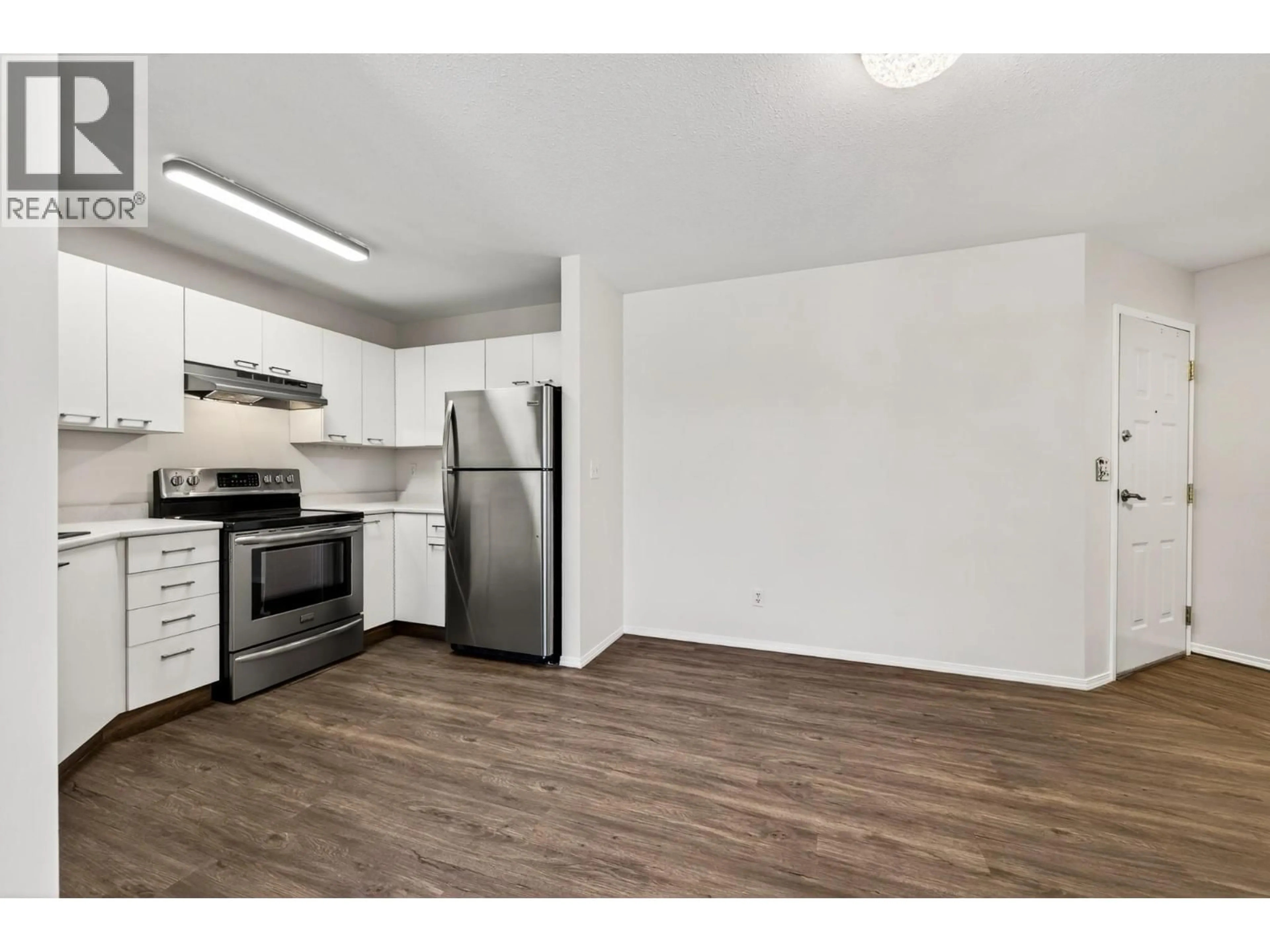 Standard kitchen, wood/laminate floor for 605 - 629 LANSDOWNE STREET, Kamloops British Columbia V2C1Y6