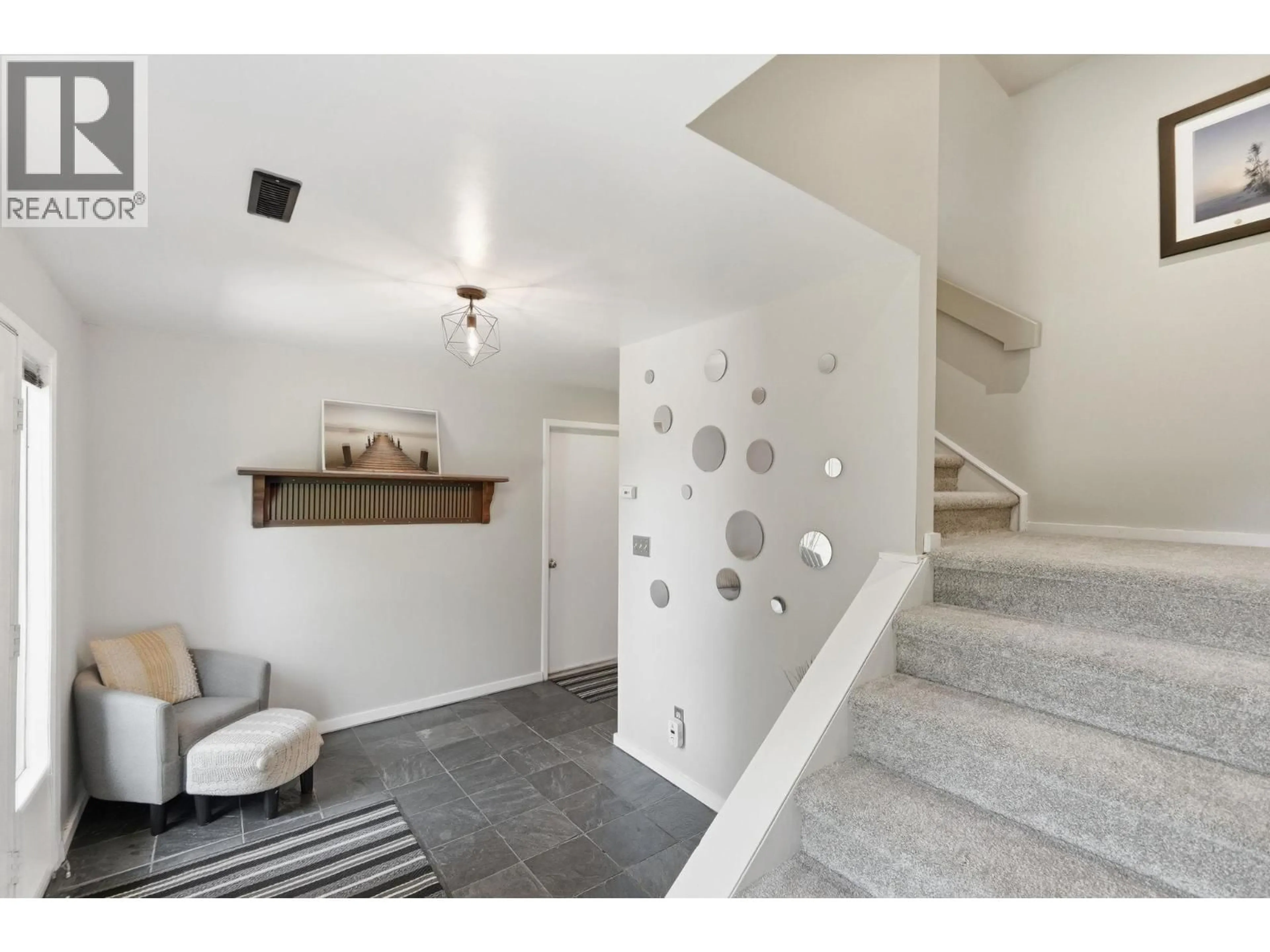 Indoor entryway for 1922 ABEL STREET, West Kelowna British Columbia V1Z3C8