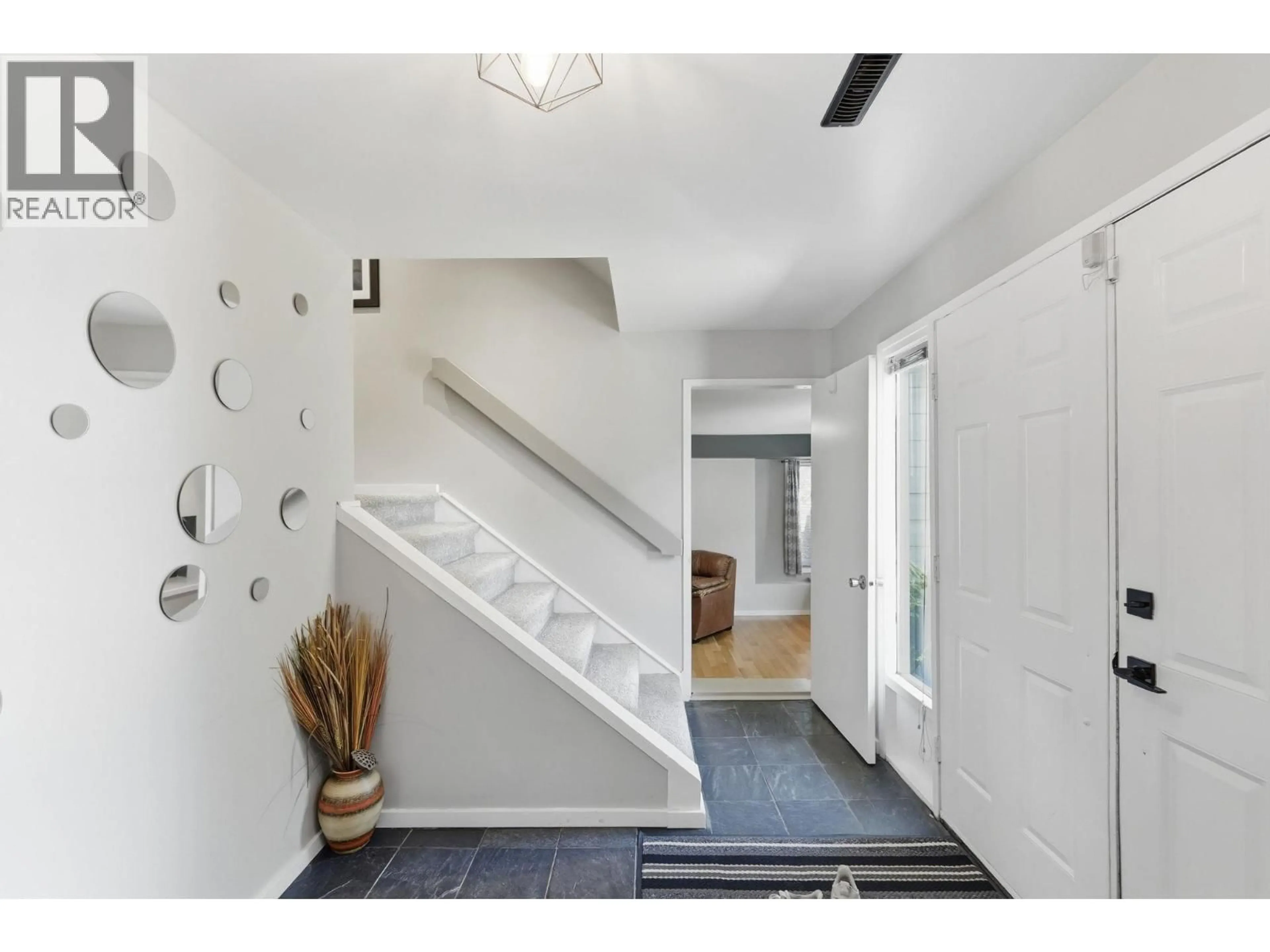 Indoor entryway for 1922 ABEL STREET, West Kelowna British Columbia V1Z3C8