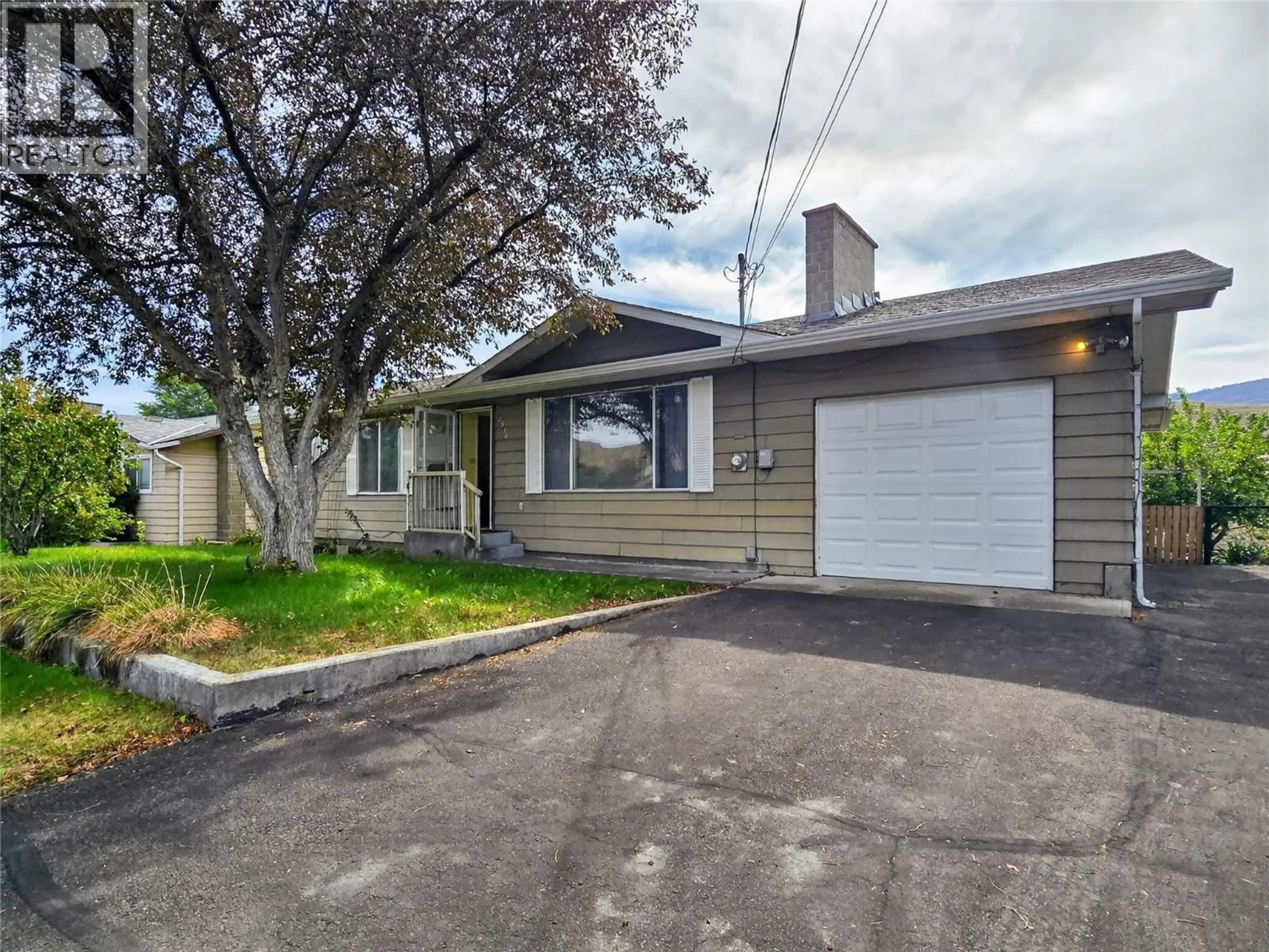 Home with vinyl exterior material, street for 1516 CUMMING BOULEVARD, Cache Creek British Columbia V0K1H0