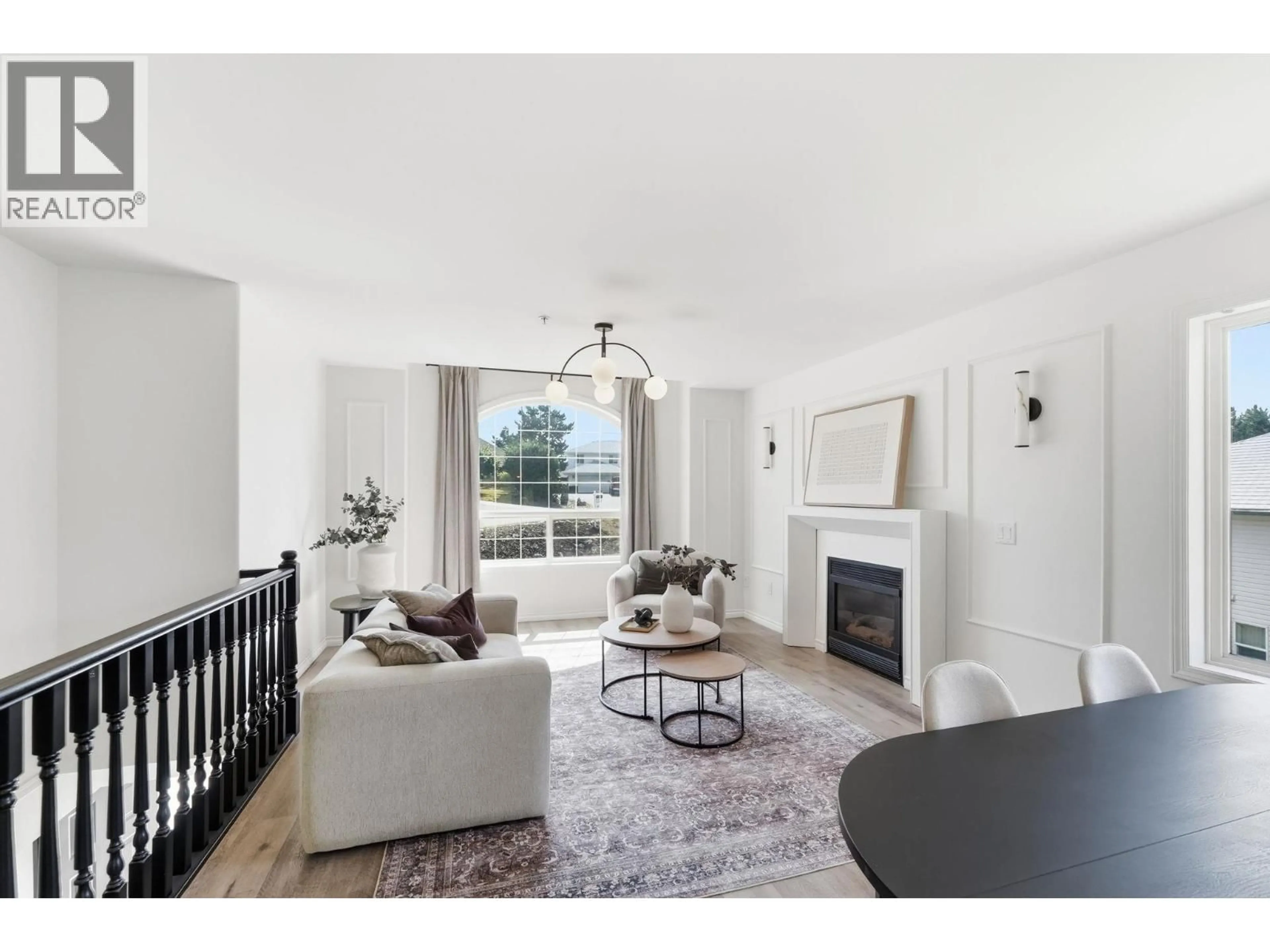 Living room with furniture, unknown for 5817 VICTORIA STREET, Peachland British Columbia V0H1X4
