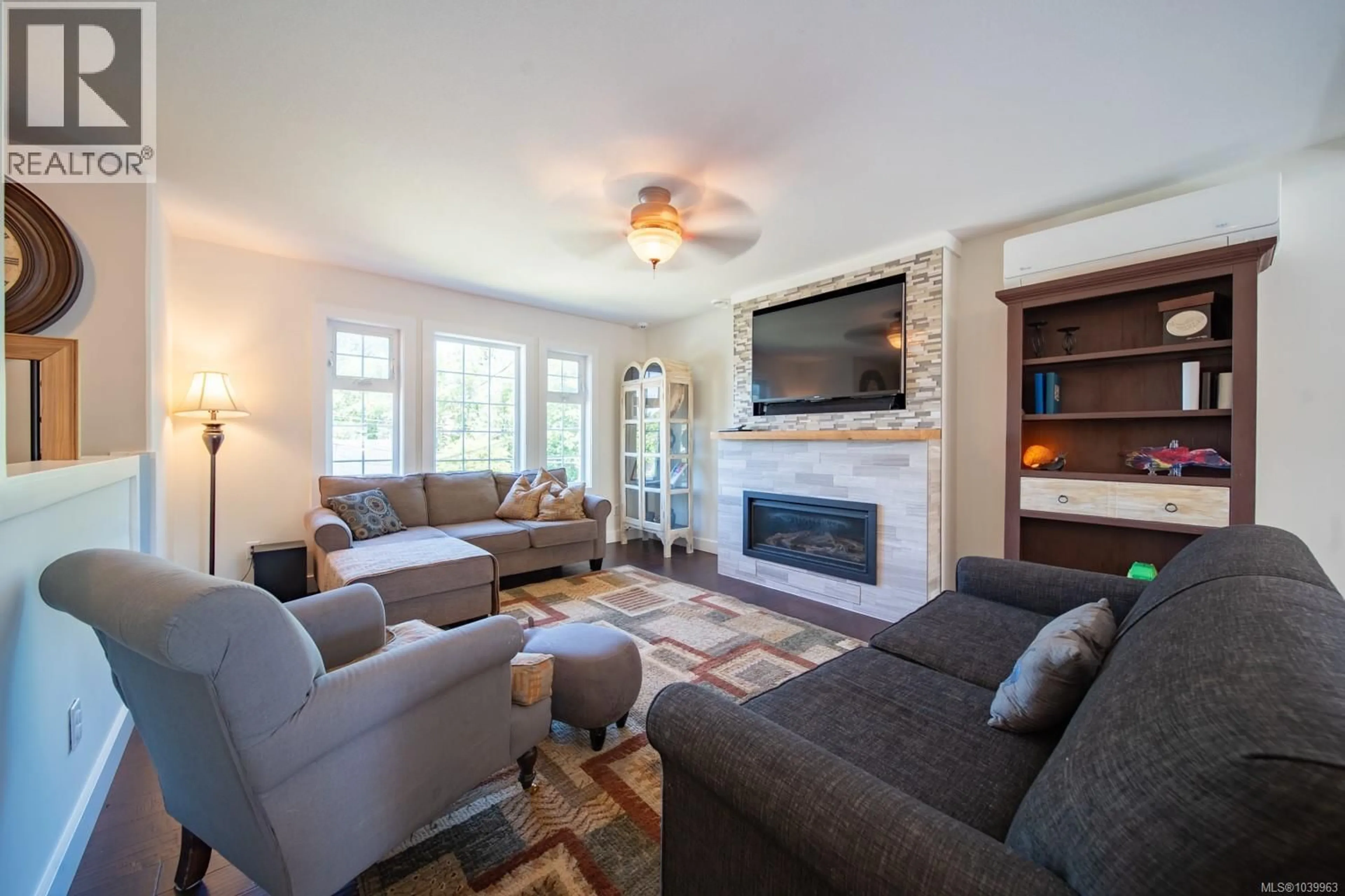 Living room with furniture, unknown for 487 NINTH STREET, Nanaimo British Columbia V9R6Z3