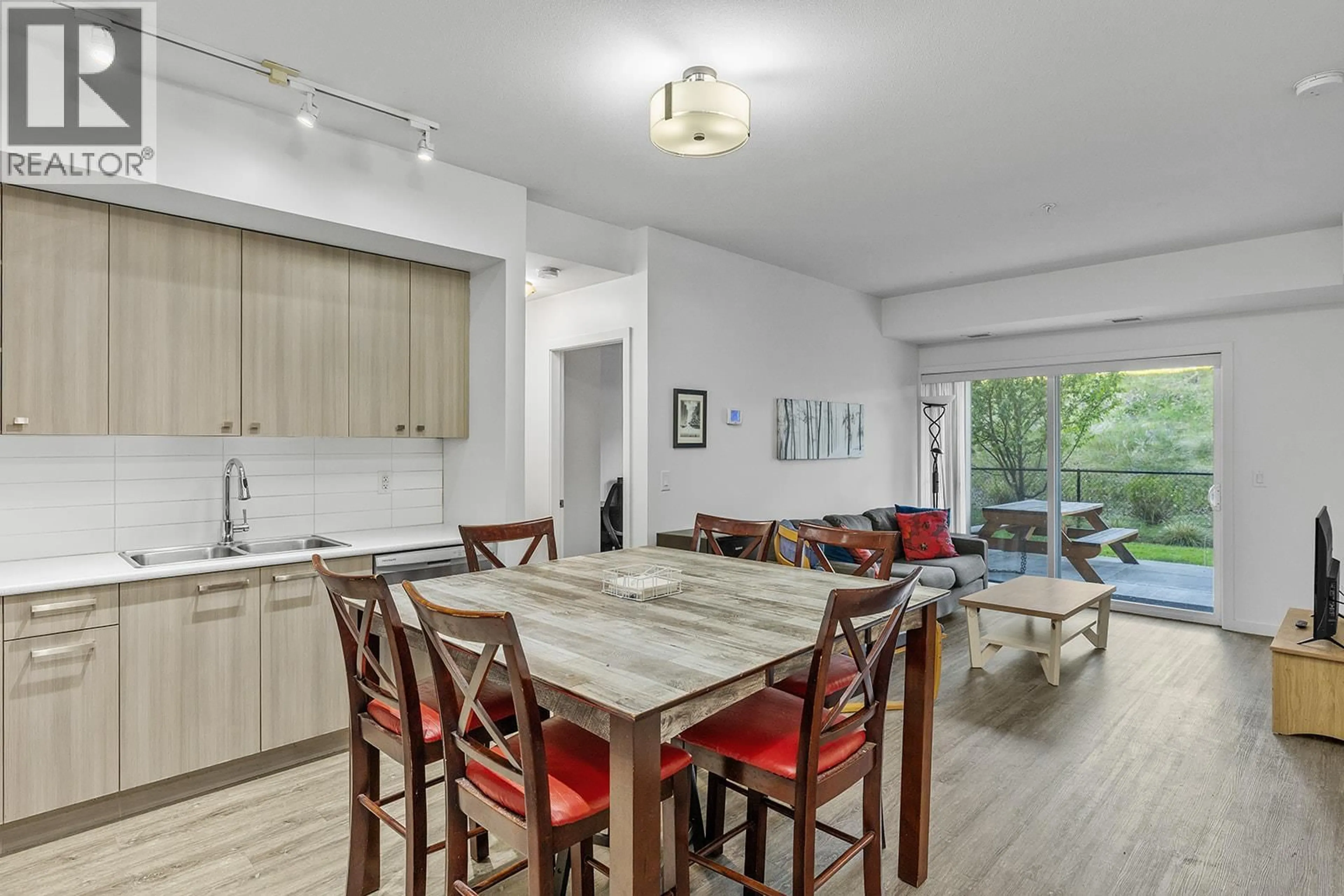 Open concept kitchen, unknown for 117 - 935 ACADEMY WAY, Kelowna British Columbia V1V3C9