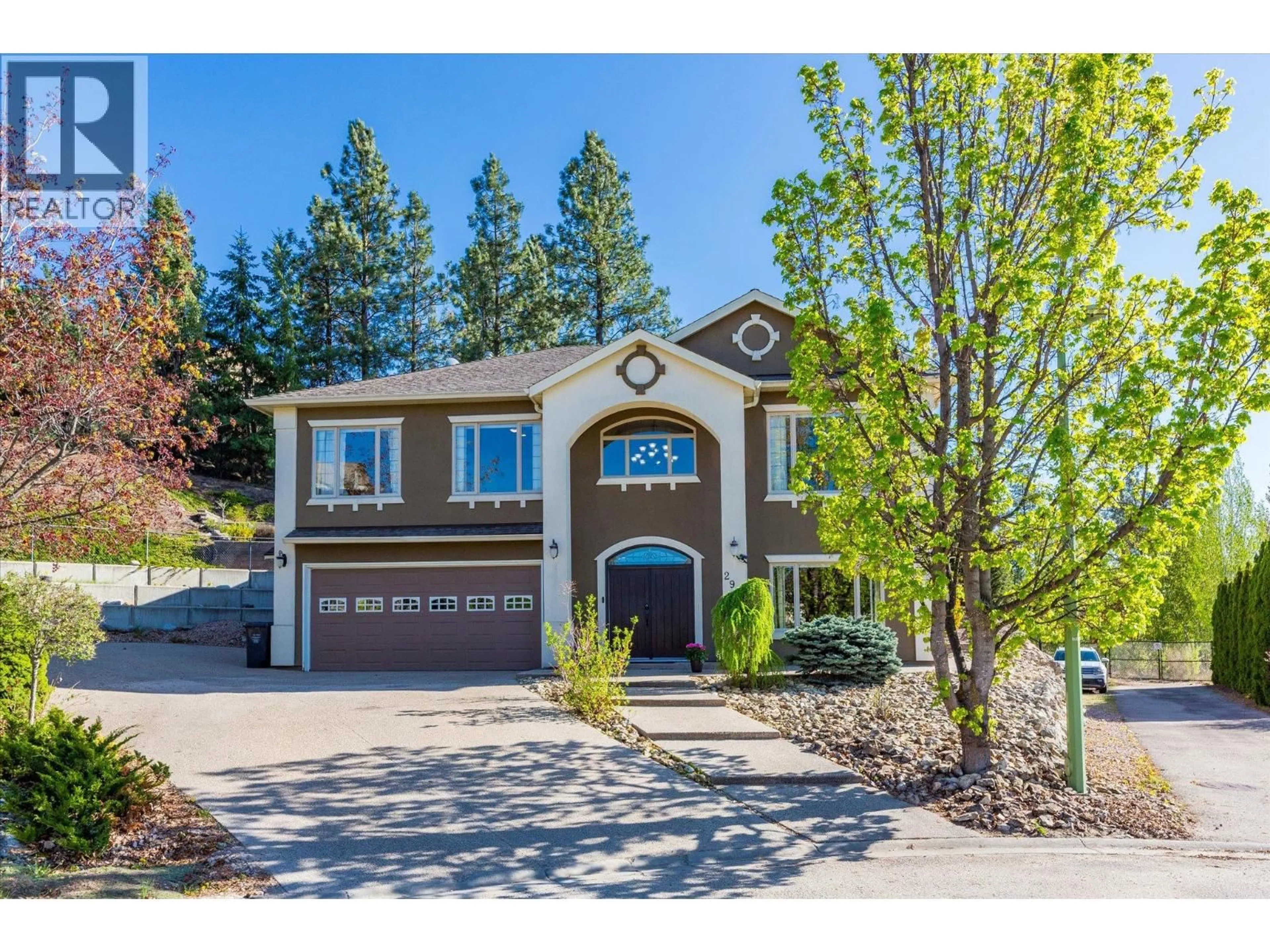 Home with vinyl exterior material, street for 2977 VALENTINO COURT, Kelowna British Columbia V1V2S3