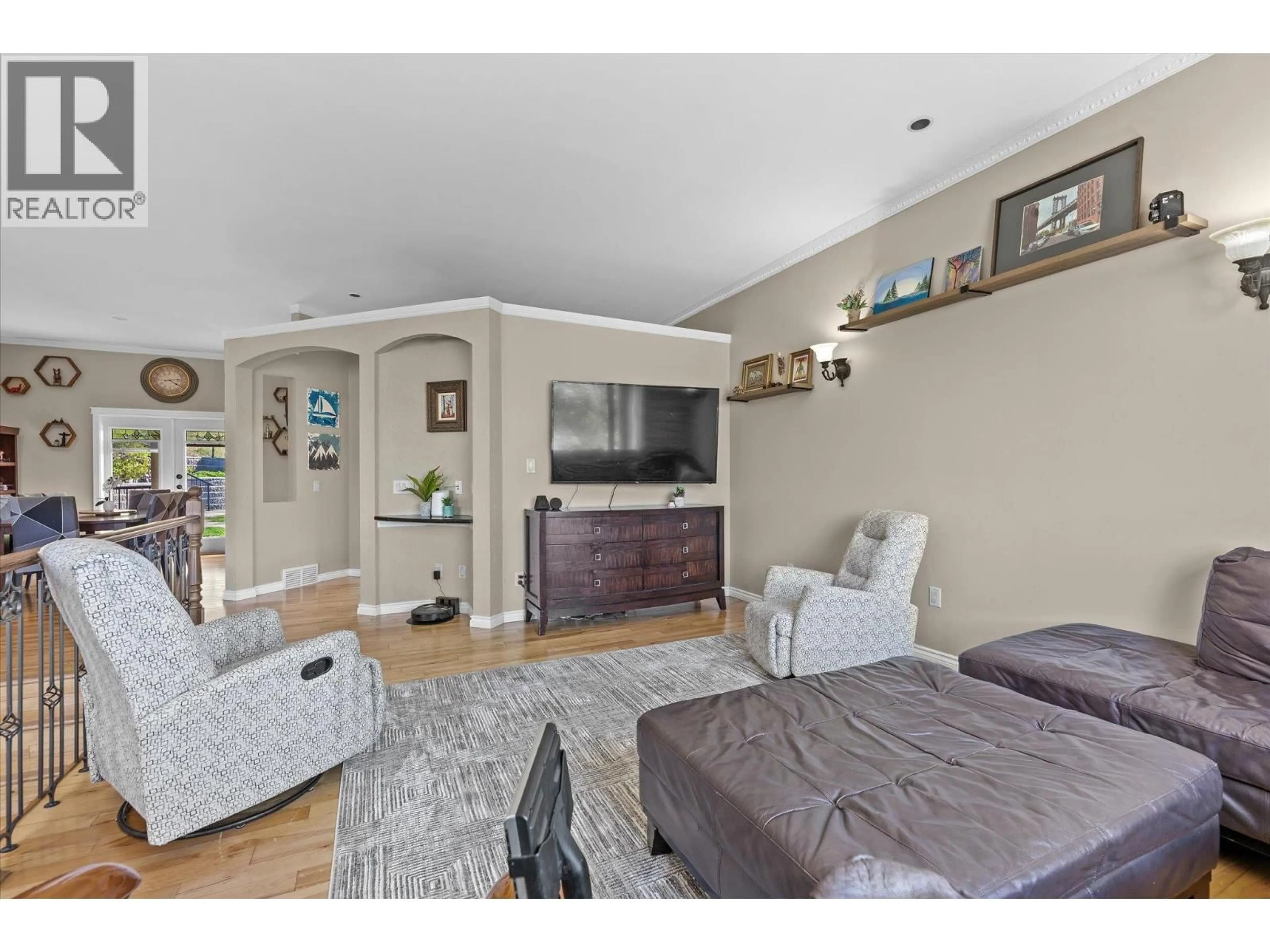 Living room with furniture, unknown for 2977 VALENTINO COURT, Kelowna British Columbia V1V2S3