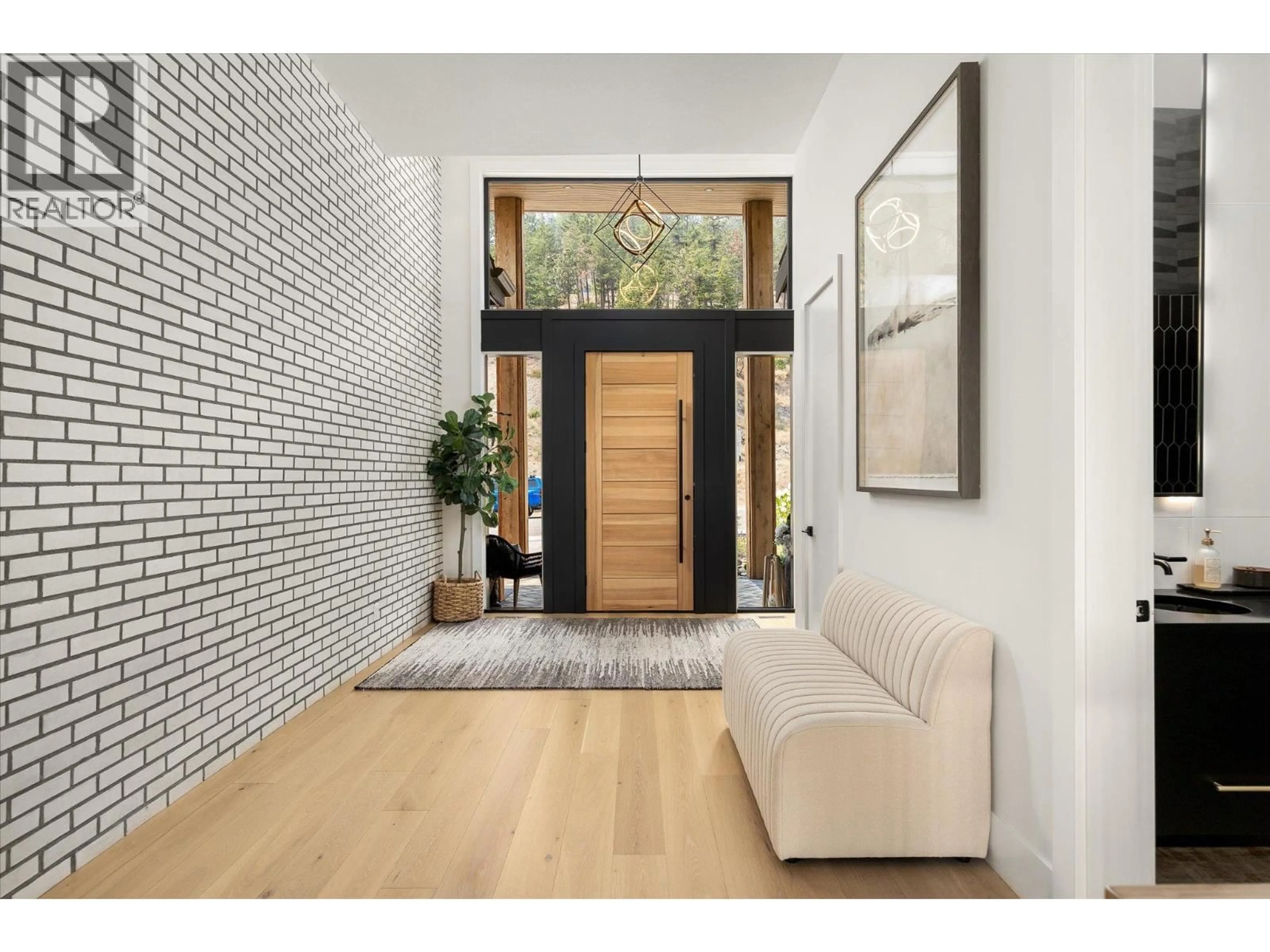 Indoor entryway for 2585 CASA PALMERO DRIVE, West Kelowna British Columbia V1Z4B1