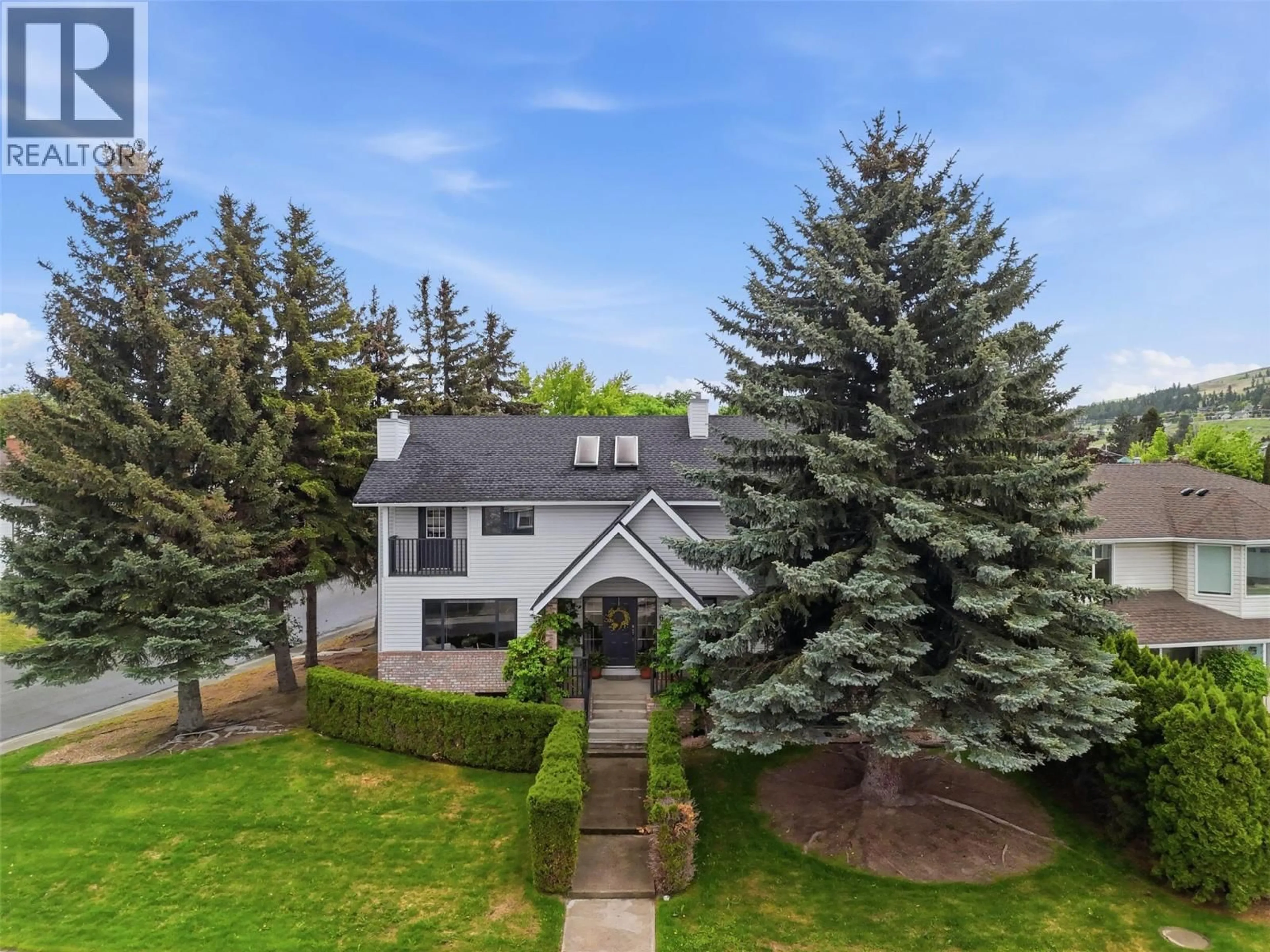 A pic from outside/outdoor area/front of a property/back of a property/a pic from drone, street for 611 ROBSON DRIVE, Kamloops British Columbia V2E2B4