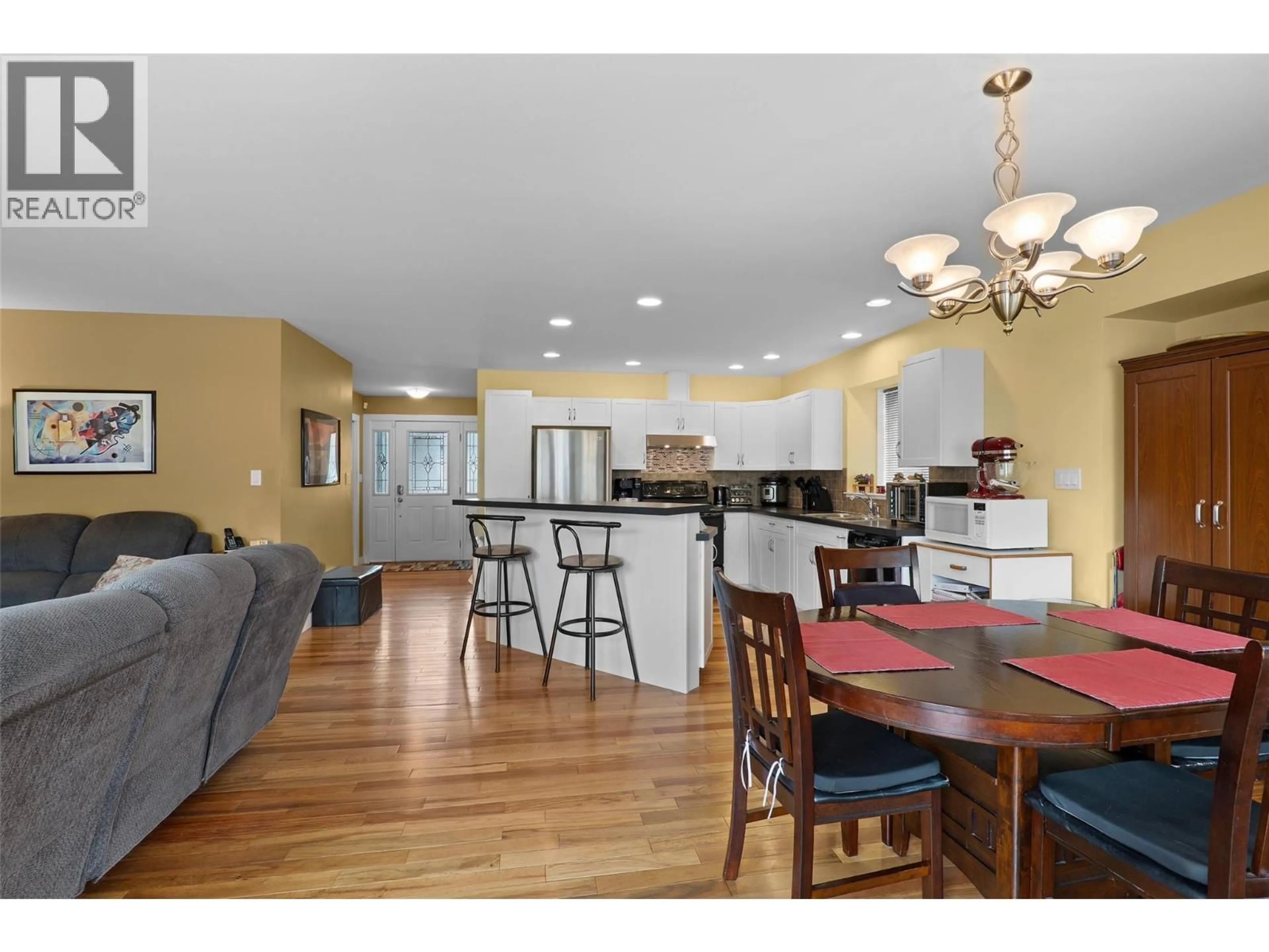 Open concept kitchen, unknown for 7304 RAMBLER PLACE, Kamloops British Columbia V2C6Z1