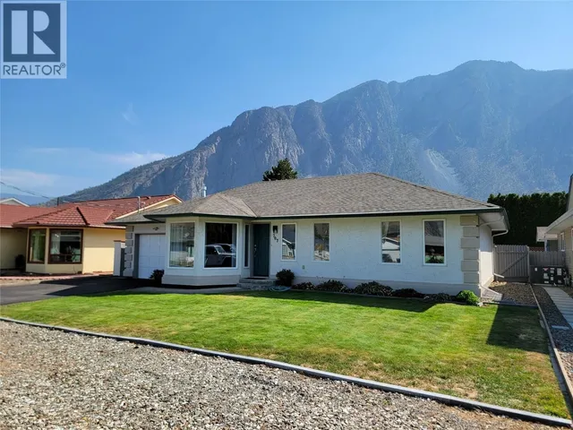 707 12TH AVENUE, Keremeos 2