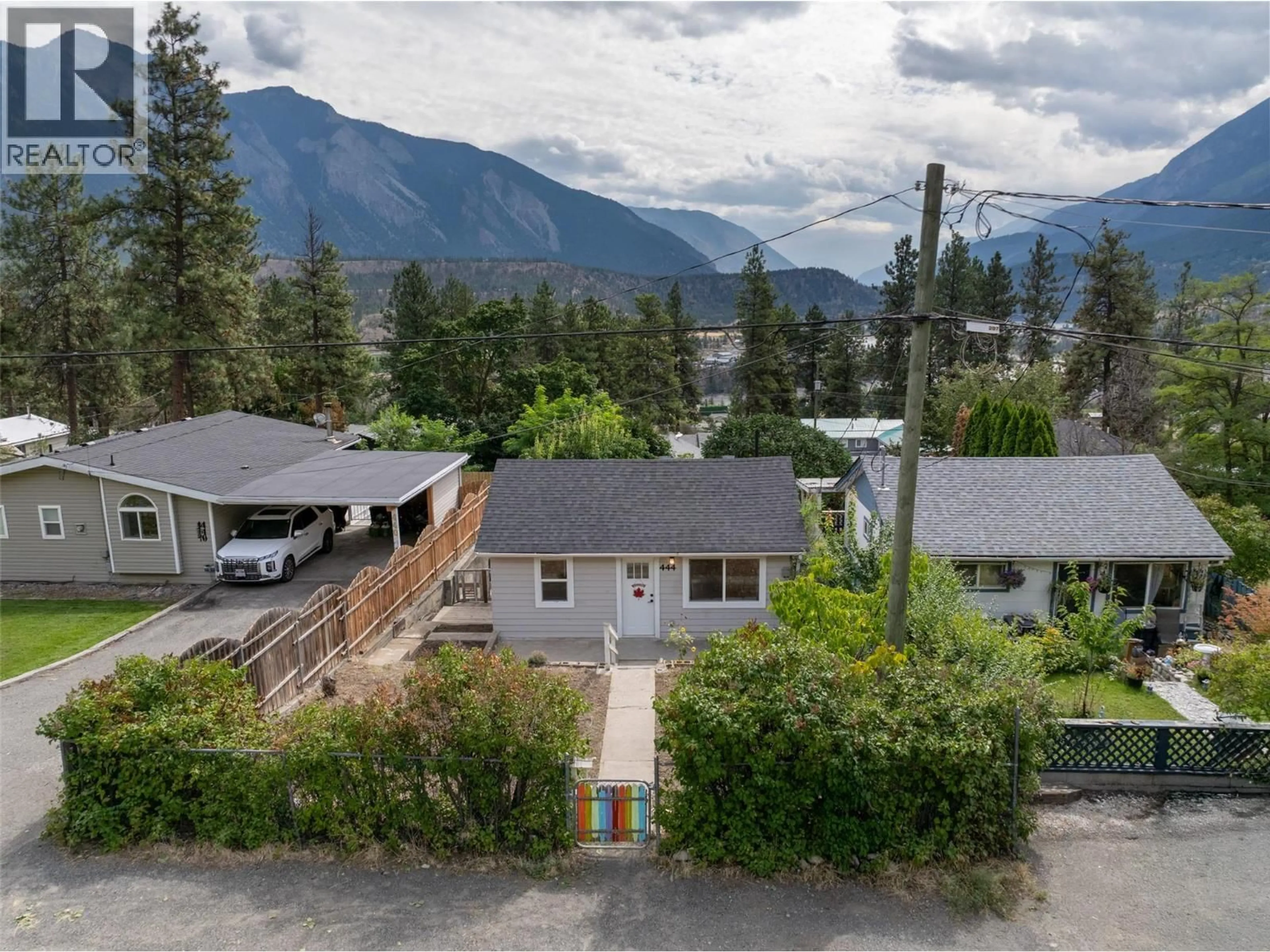 A pic from outside/outdoor area/front of a property/back of a property/a pic from drone, mountain view for 444 VICTORIA STREET, Lillooet British Columbia V0K1V0