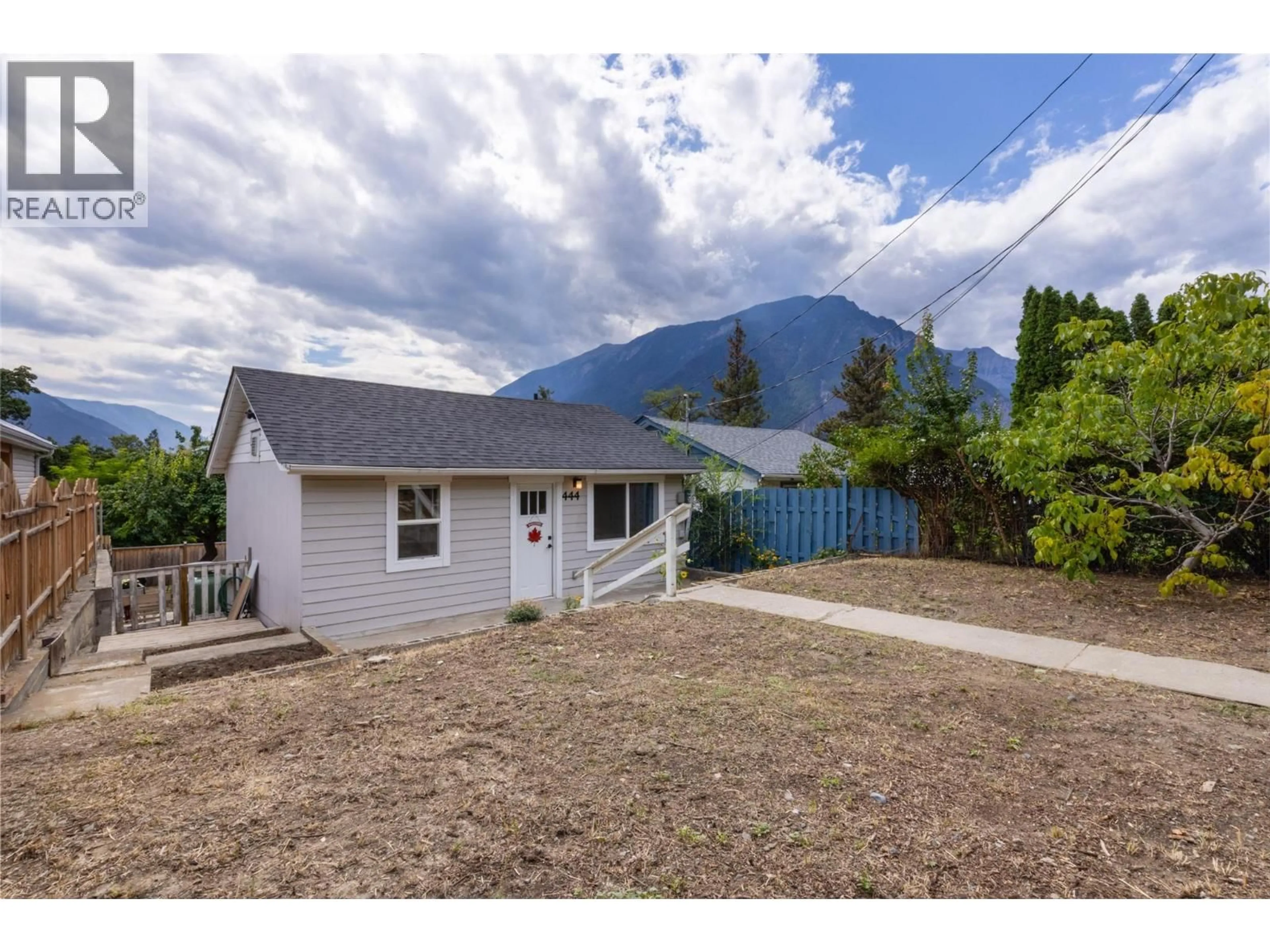 A pic from outside/outdoor area/front of a property/back of a property/a pic from drone, mountain view for 444 VICTORIA STREET, Lillooet British Columbia V0K1V0