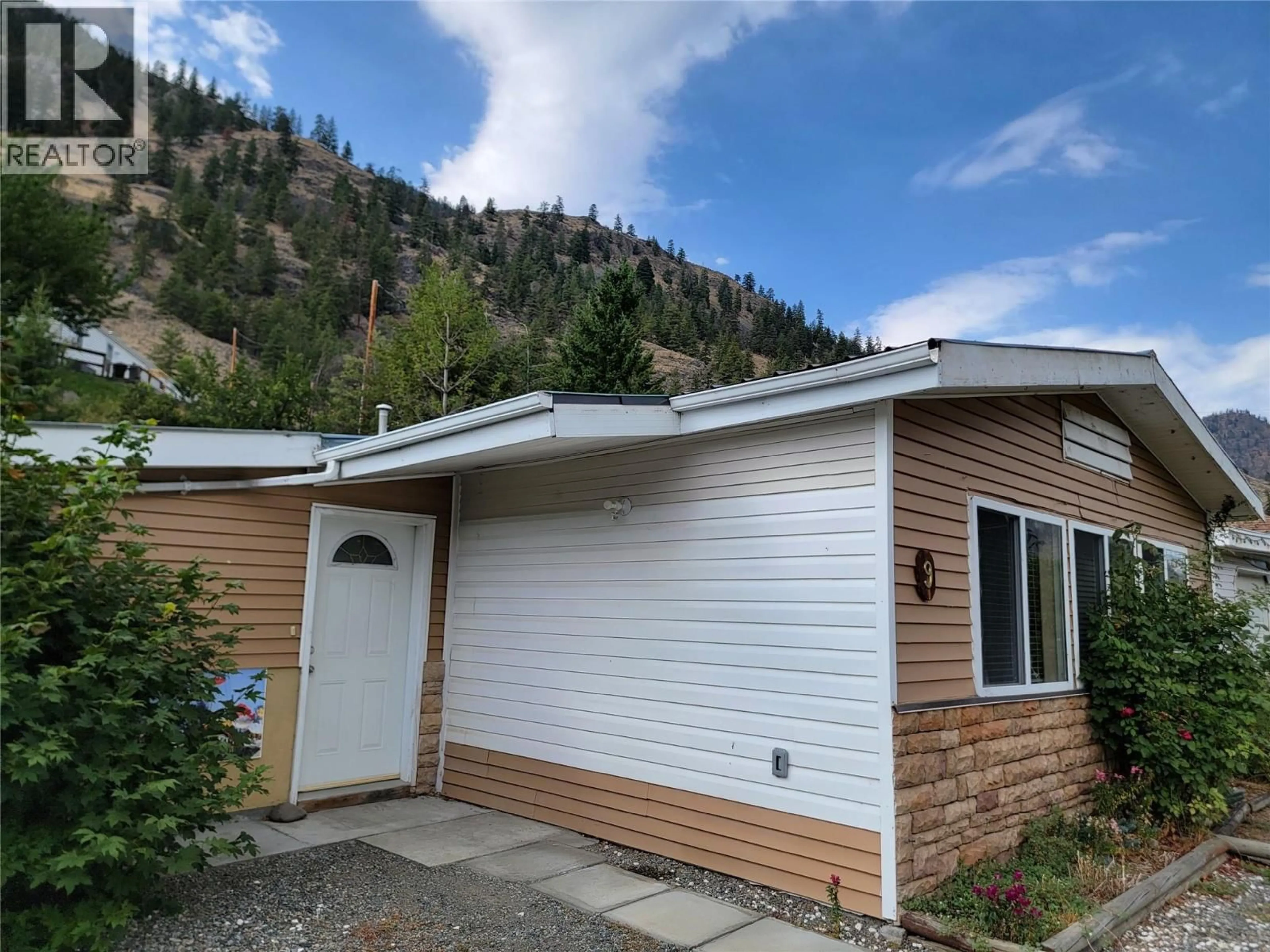 Home with vinyl exterior material, unknown for 9 - 1292 HIGHWAY 3A OTHER, Keremeos British Columbia V0X1N4