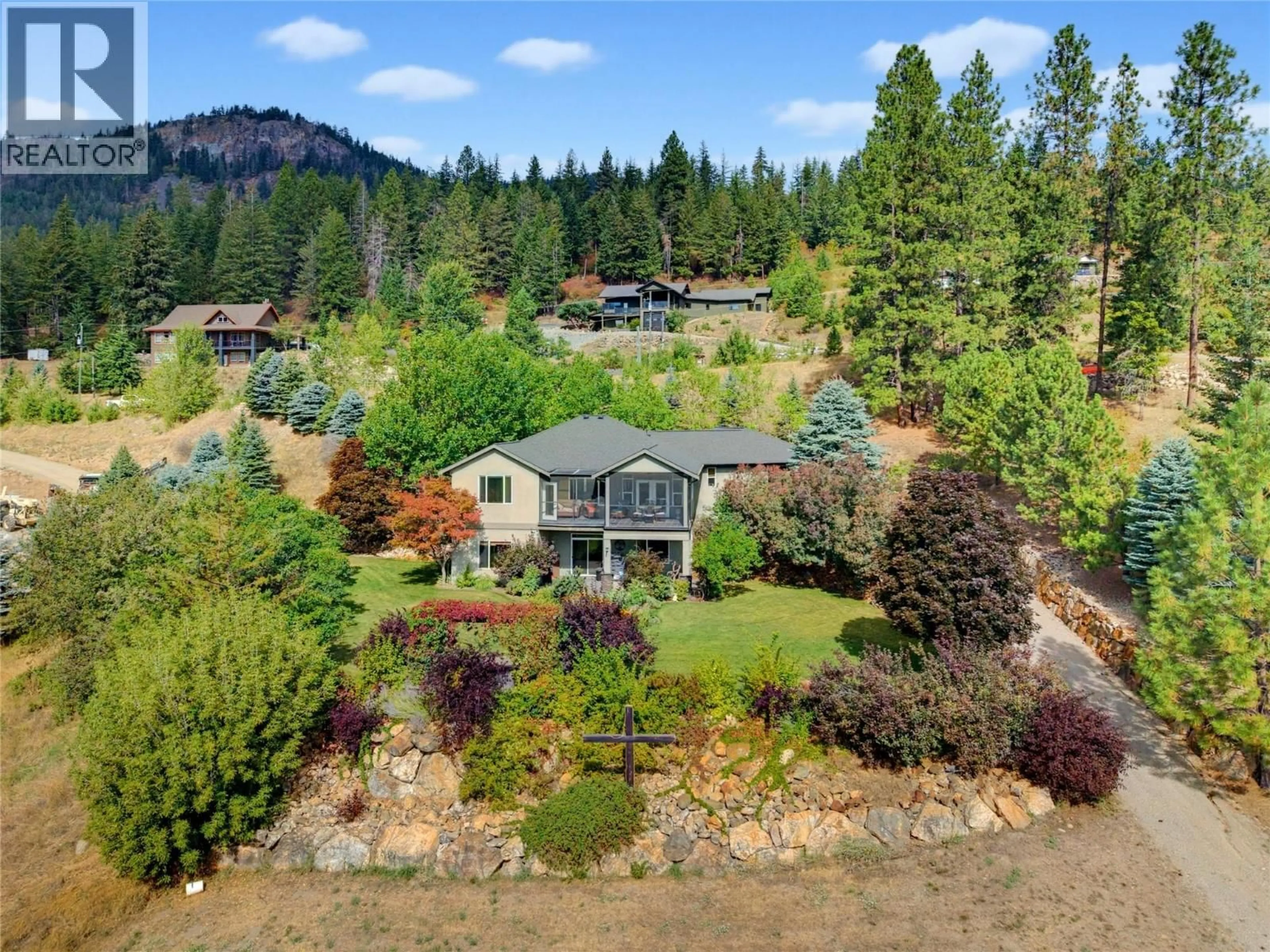 A pic from outside/outdoor area/front of a property/back of a property/a pic from drone, unknown for 2708 SUNRIDGE PLACE, Tappen British Columbia V0E2X3
