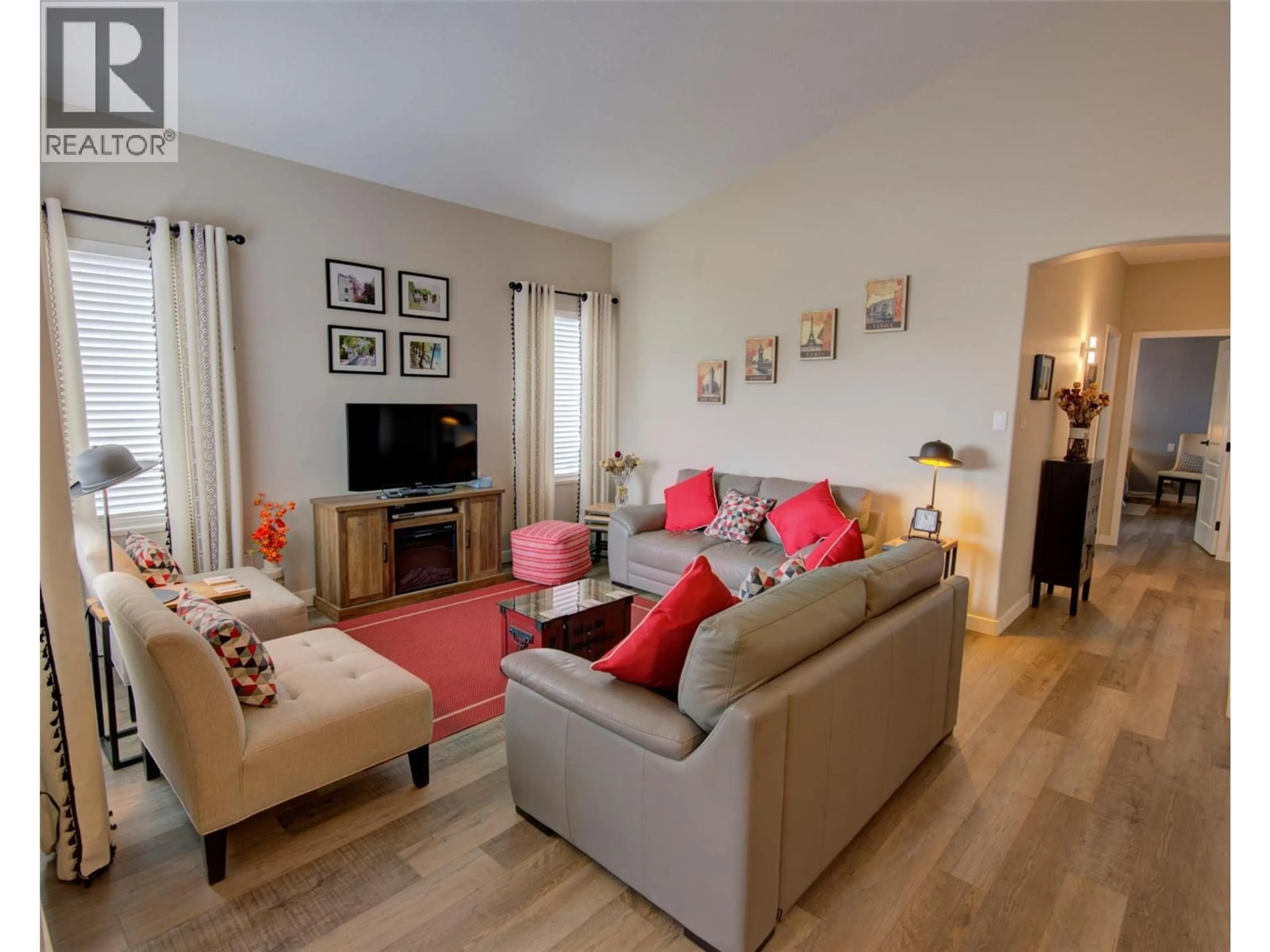 Living room with furniture, unknown for 55 - 124 SARSONS ROAD, Vernon British Columbia V1B2T9