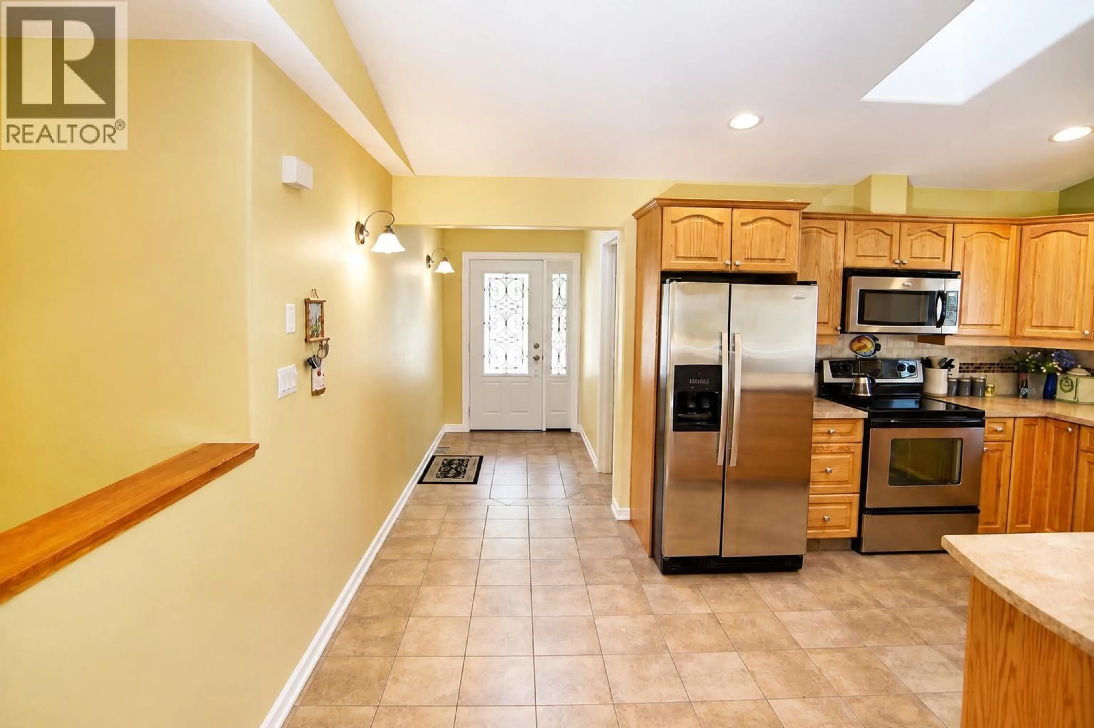 Standard kitchen, ceramic/tile floor for 8128 BIRCHWOOD DRIVE, Trail British Columbia V1R4Y3