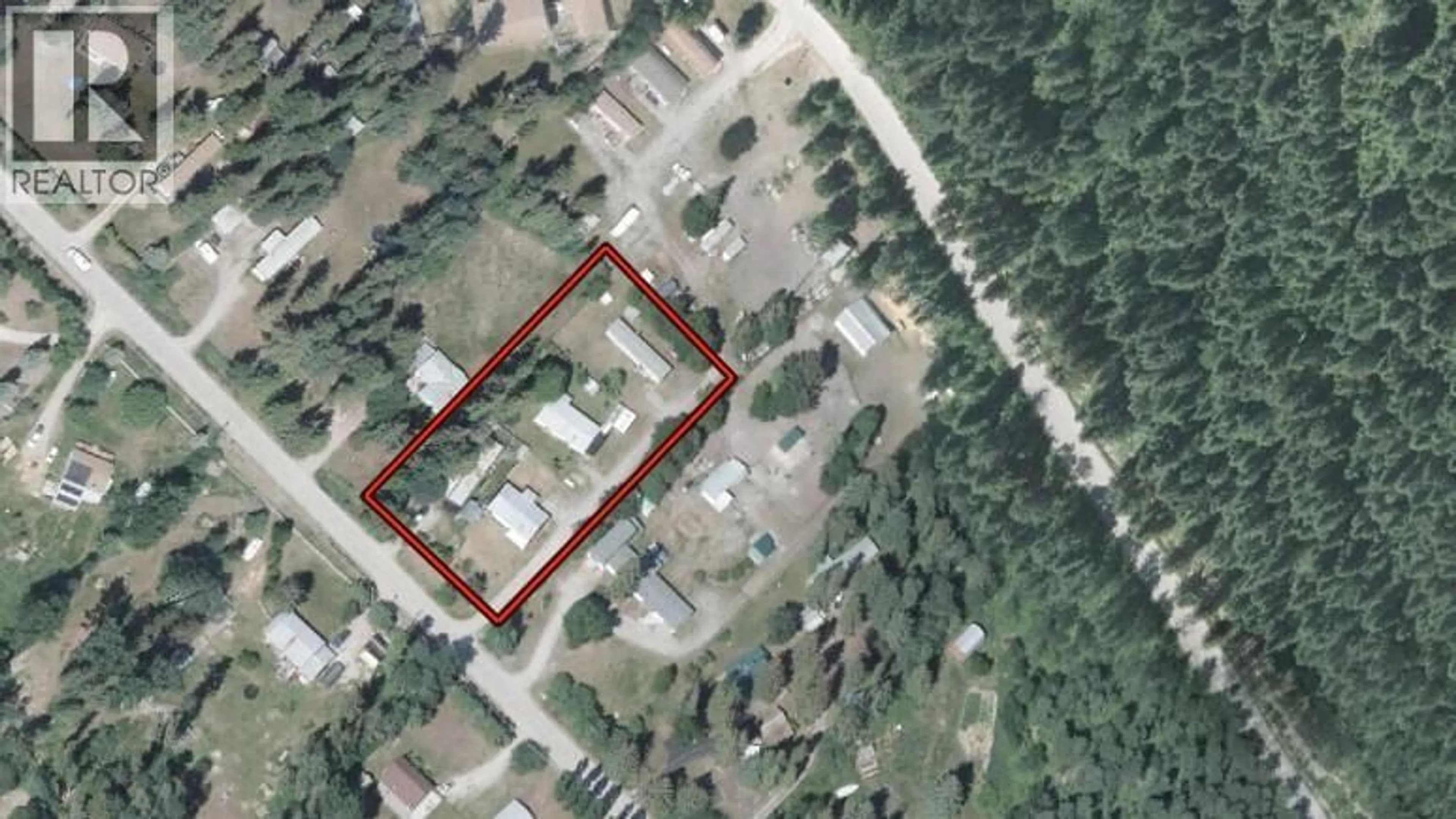 A pic from outside/outdoor area/front of a property/back of a property/a pic from drone, building for 1245 HORSE CREEK ROAD SOUTH, Golden British Columbia V0A1H0