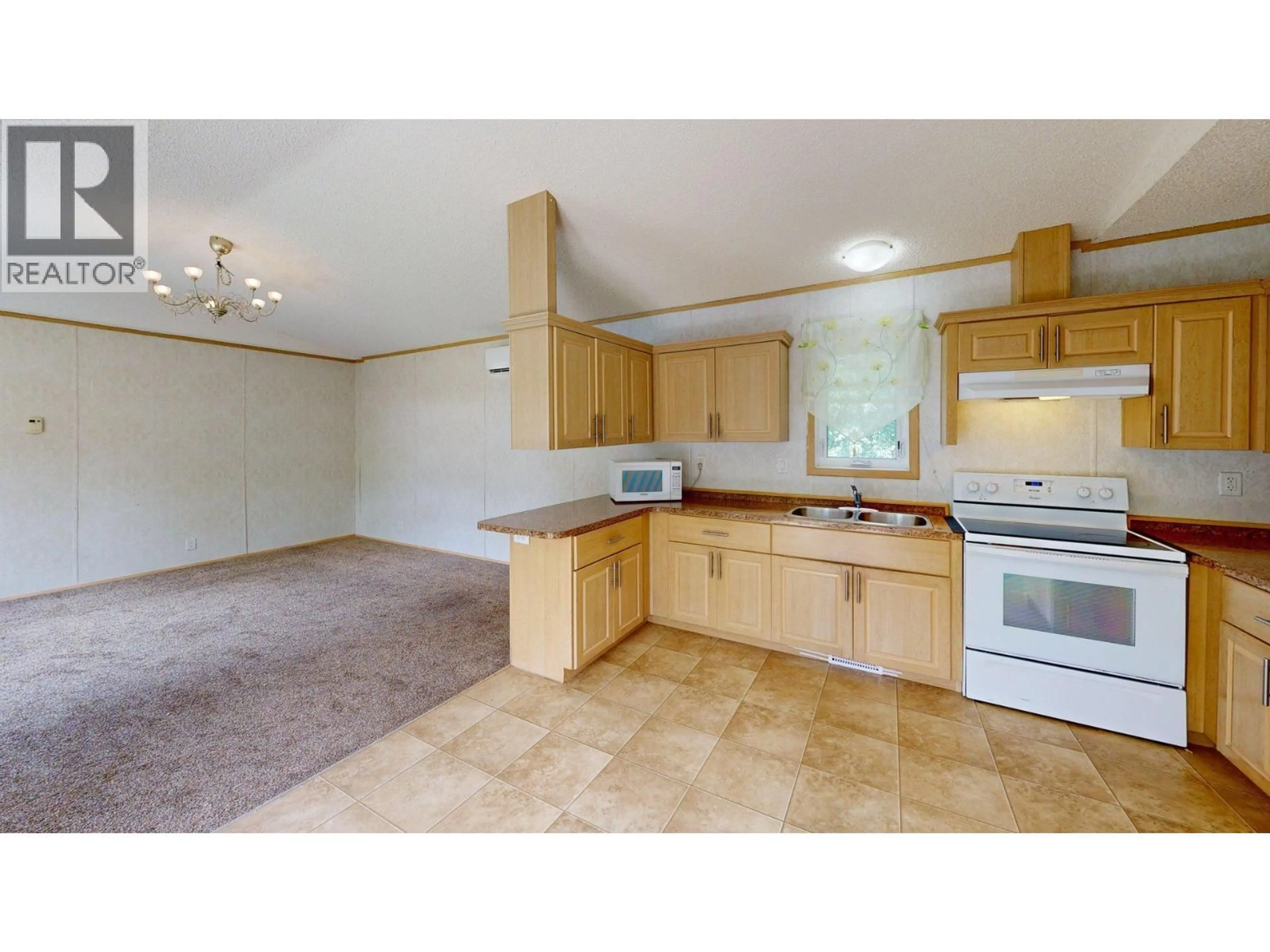 Standard kitchen, unknown for 1245 HORSE CREEK ROAD SOUTH, Golden British Columbia V0A1H0