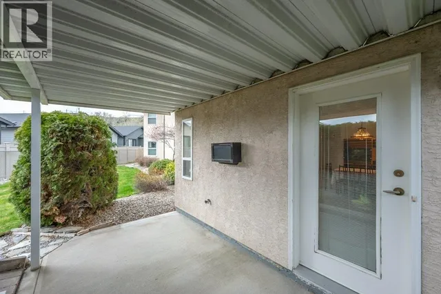 4 - 6514 MEADOWS DRIVE, Oliver 5
