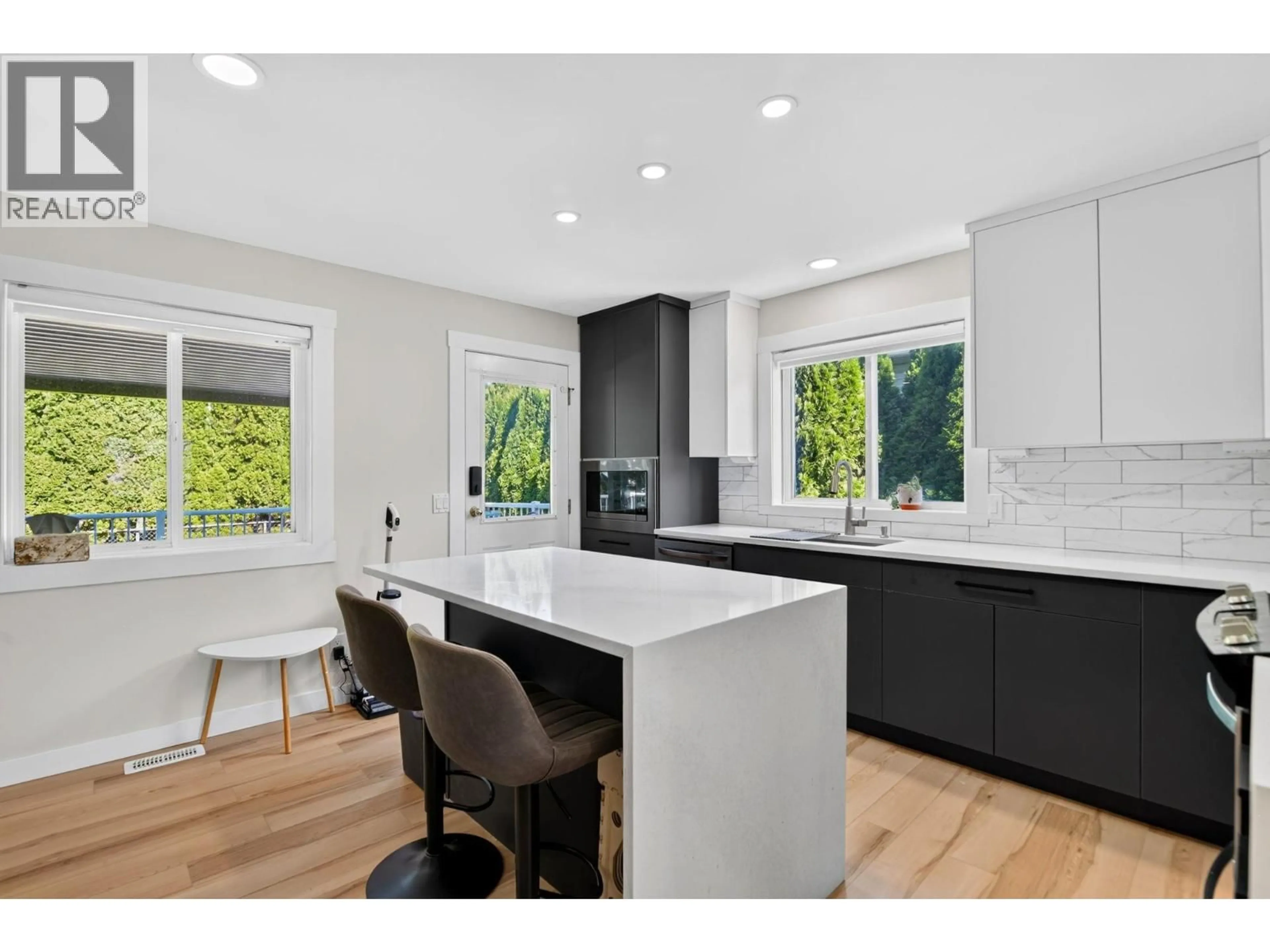 Open concept kitchen, unknown for 122 WYNDHAM CRESCENT, Kelowna British Columbia V1V1Z2