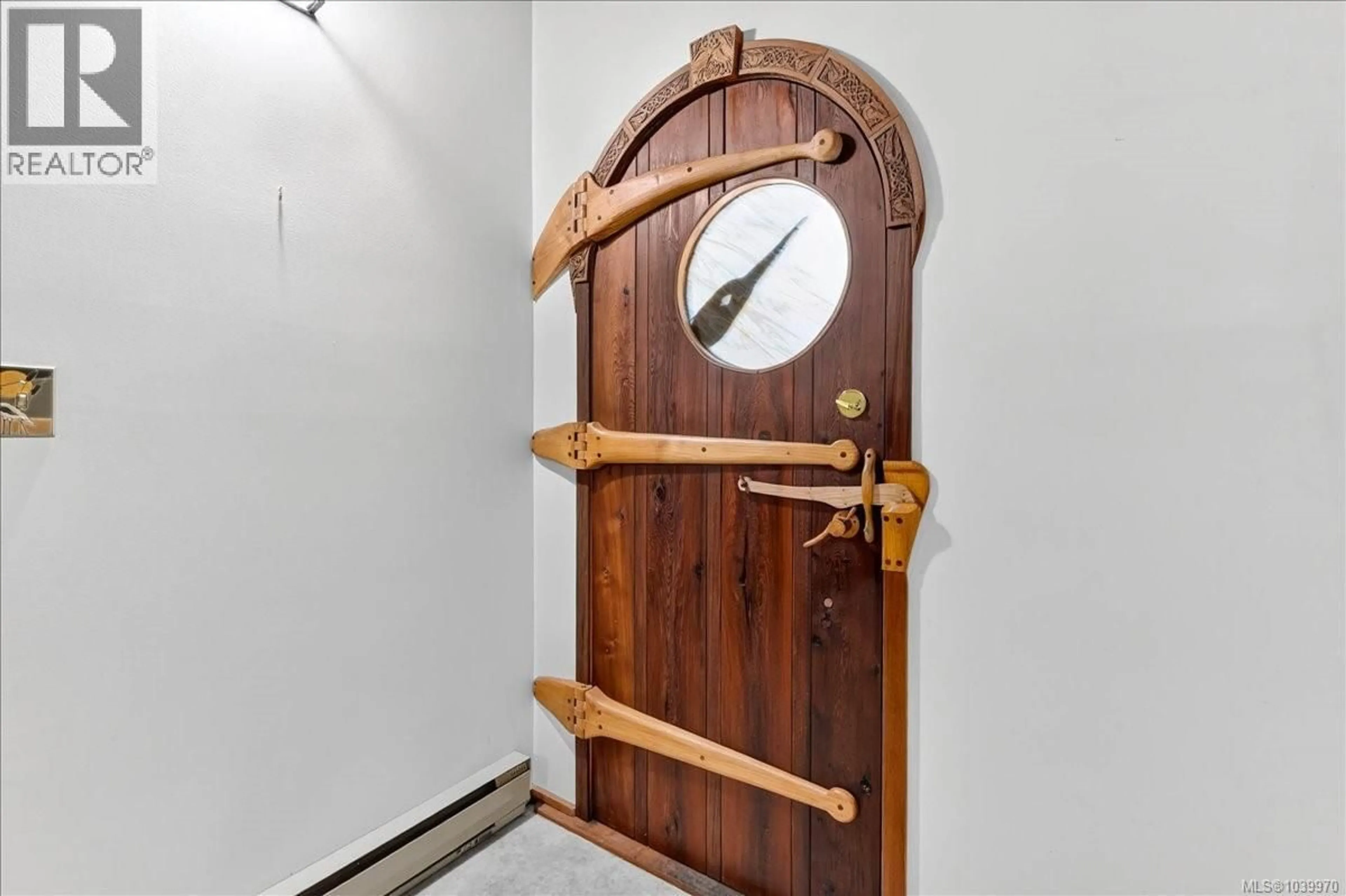 Indoor foyer for 9092 SKIPSEY ROAD, Port Alberni British Columbia V9Y9C1