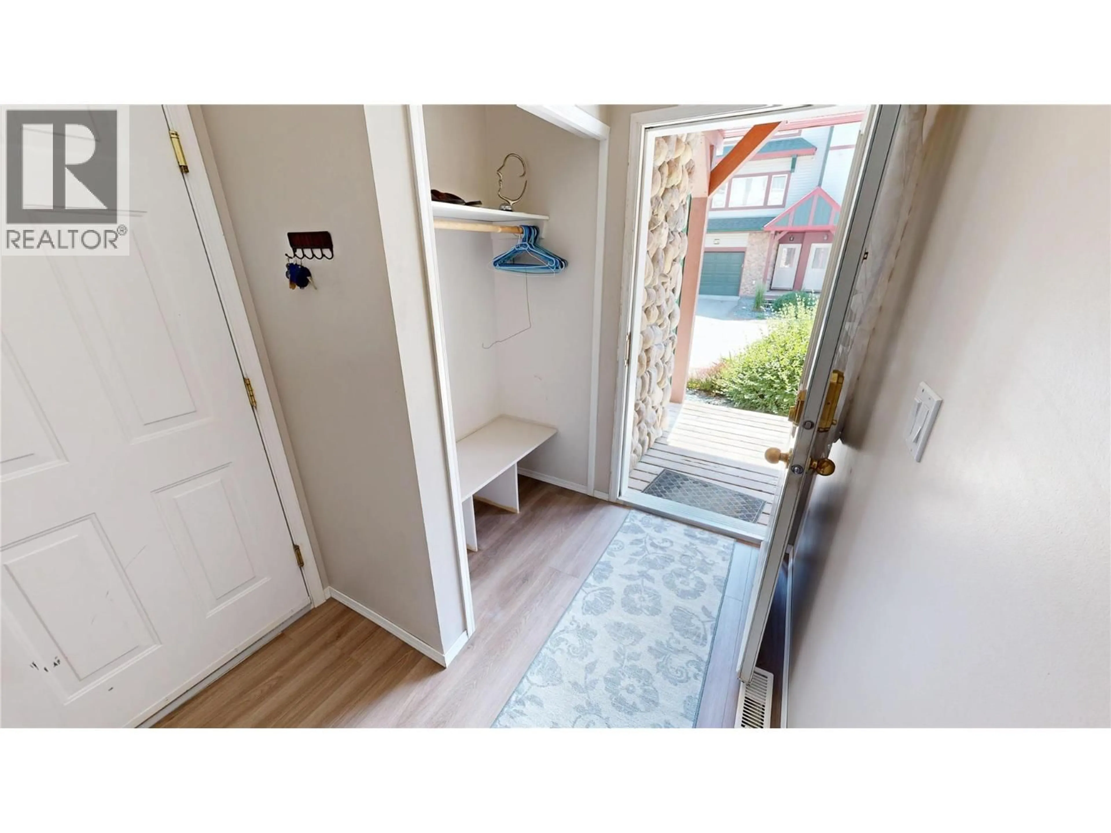 Indoor entryway for 151 - 4835 RADIUM BOULEVARD, Radium Hot Springs British Columbia V0A1M0