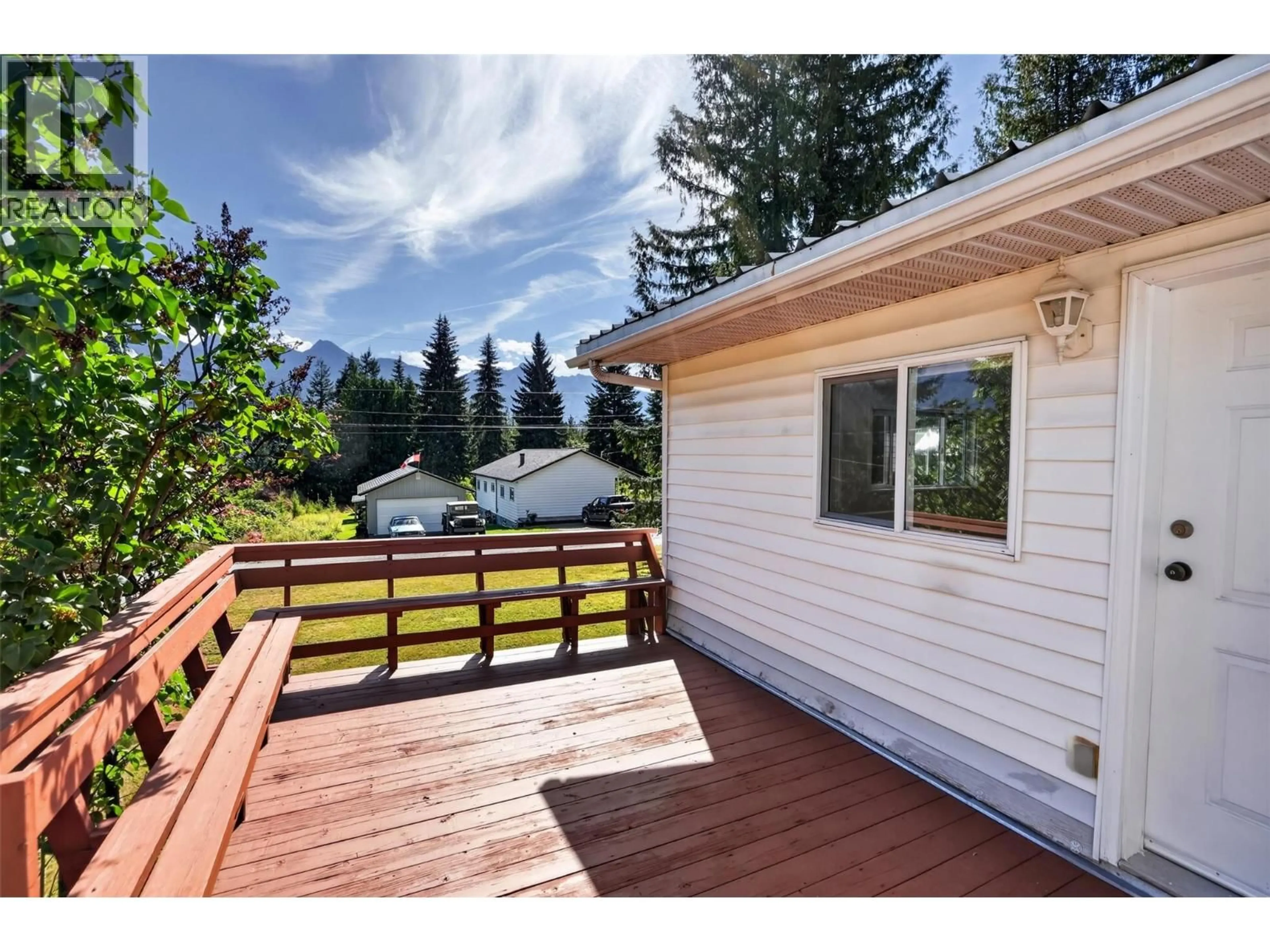 Patio, mountain view for 149 8TH STREET, Kaslo British Columbia V0G1M0