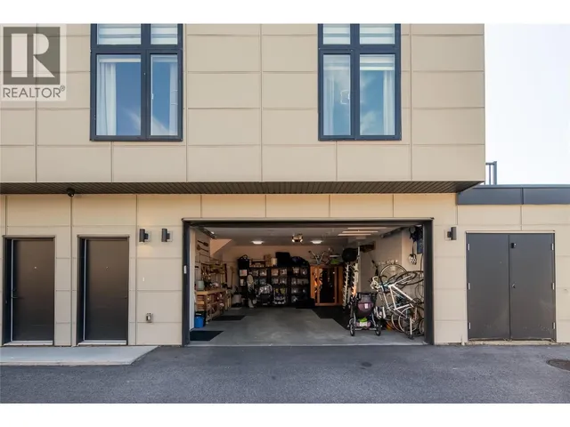1524 LAKEVIEW STREET, Kelowna 2