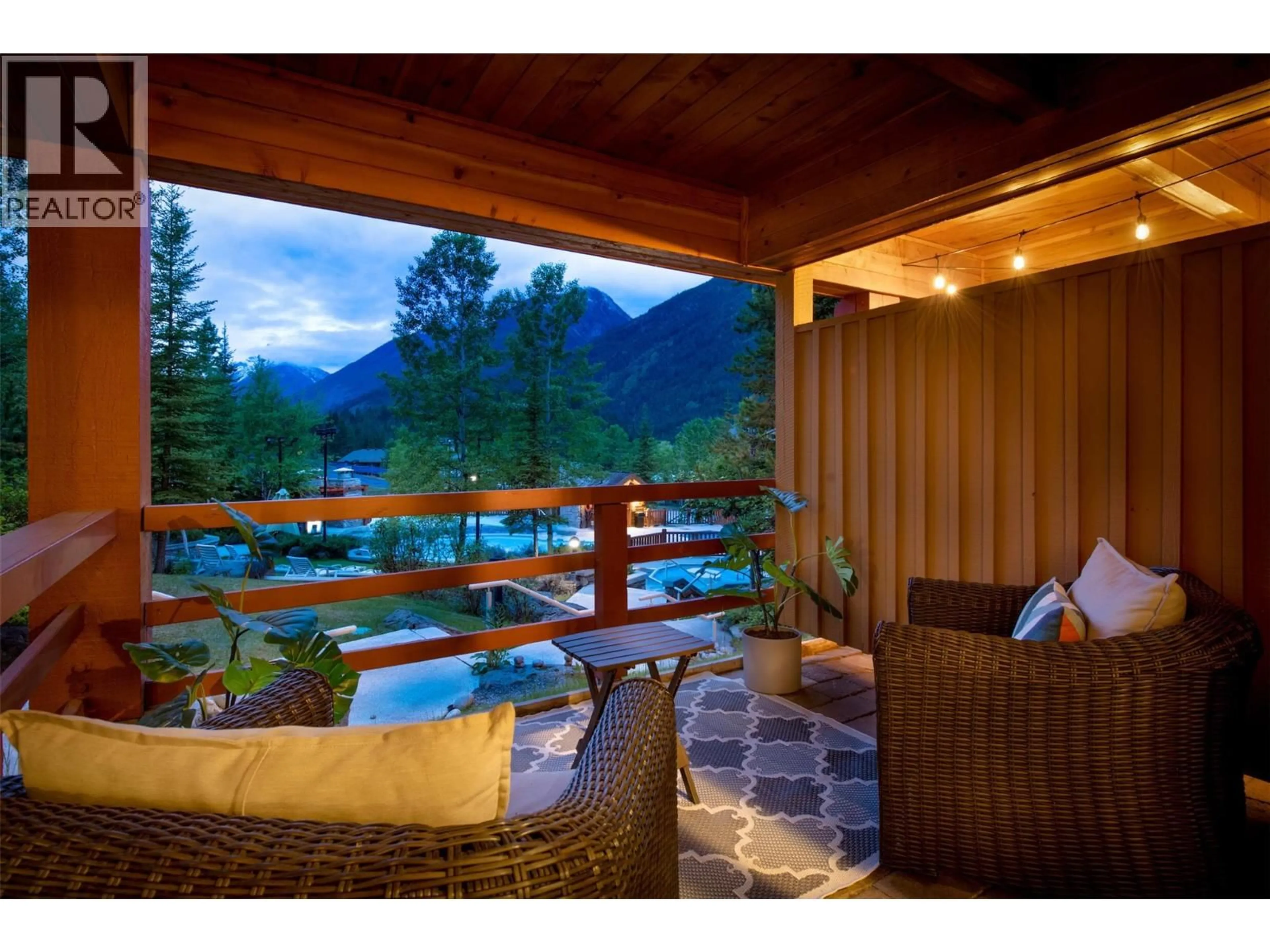 Patio, water/lake/river/ocean view for 113 - 2080 SUMMIT DRIVE, Panorama British Columbia V0A1T0